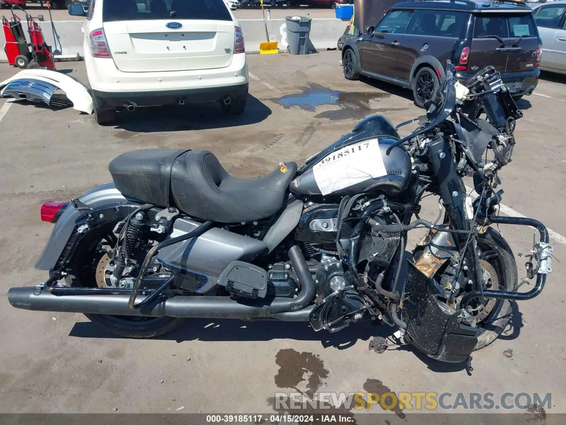 13 Photograph of a damaged car 1HD1KZF2XMB602666 HARLEY-DAVIDSON FLTRK 2021