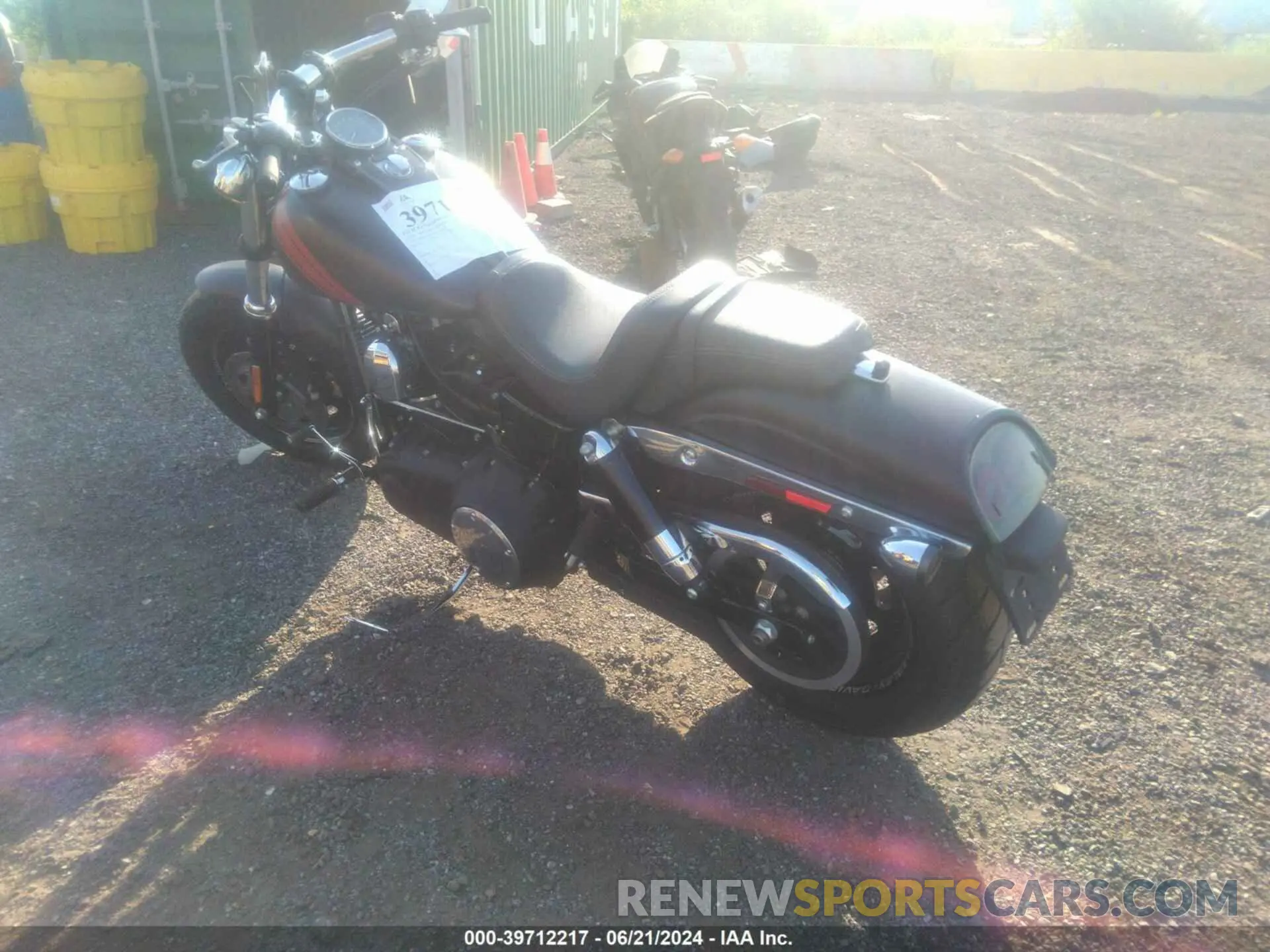 3 Photograph of a damaged car 1HD1GYM15GC311125 HARLEY-DAVIDSON FXDF 2016