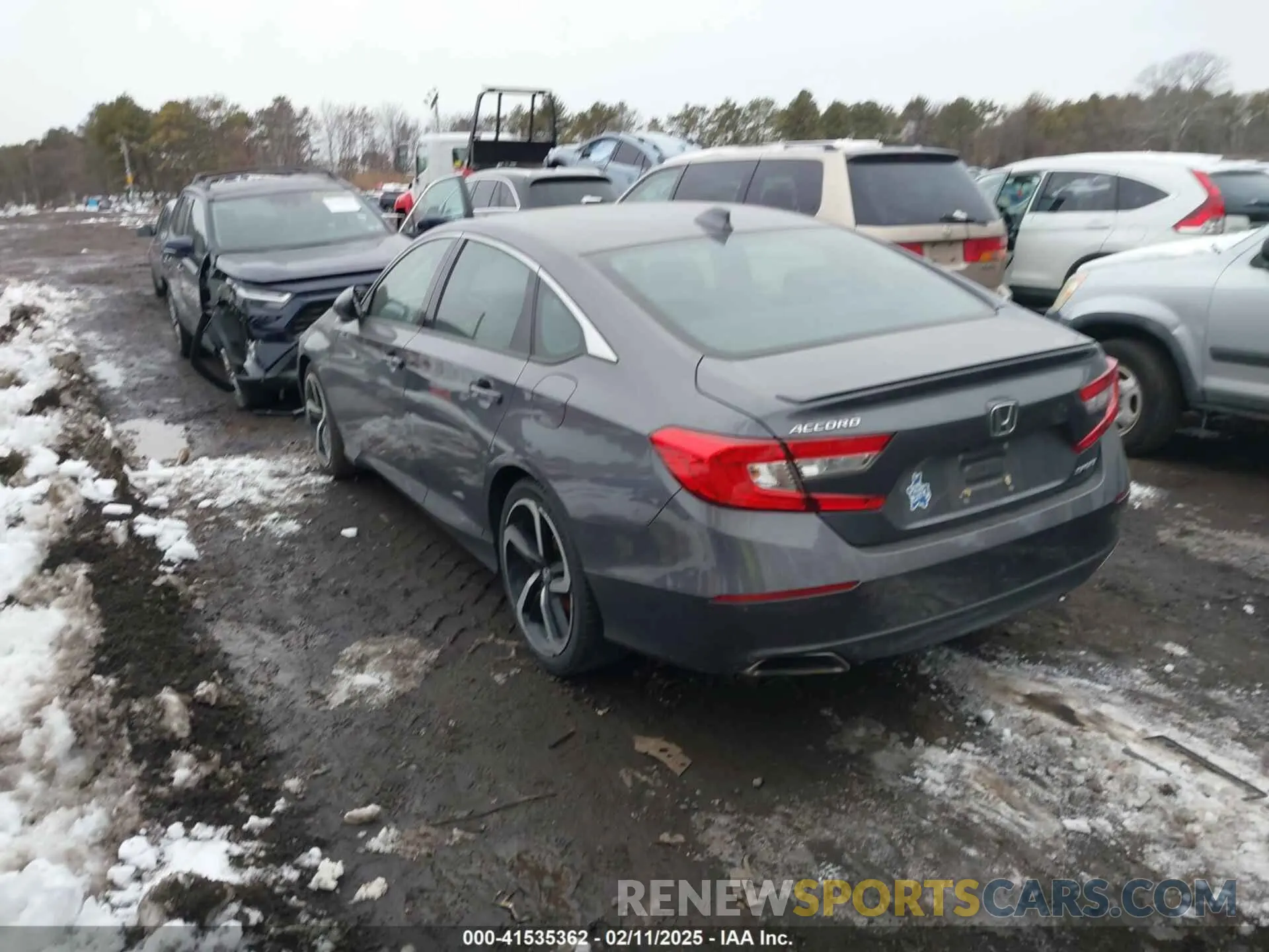 3 Photograph of a damaged car 1HGCV1E33KA166924 HONDA ACCORD 2019