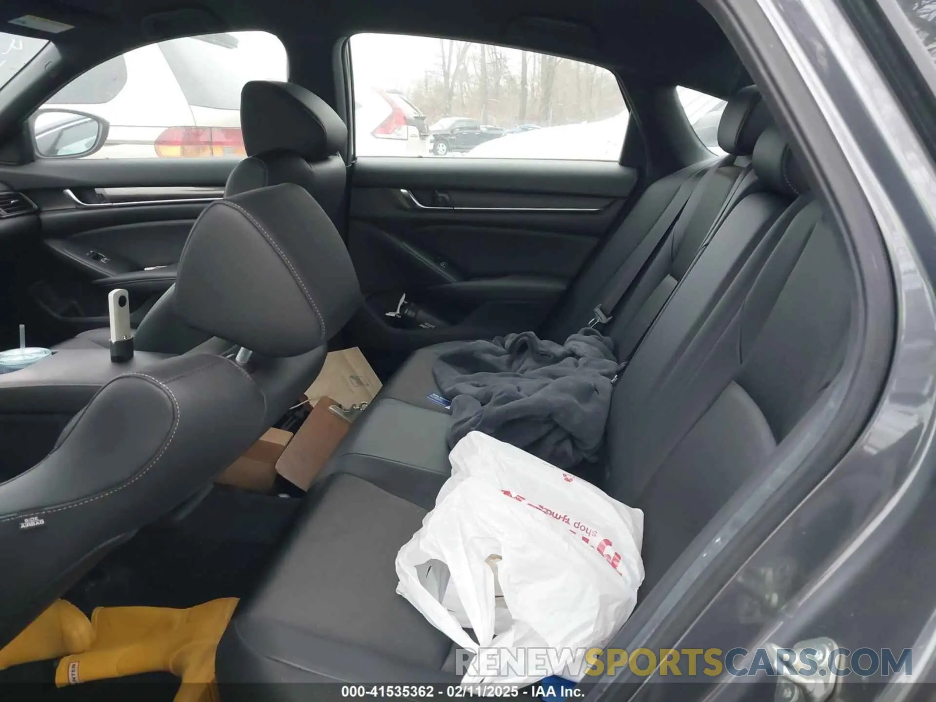 8 Photograph of a damaged car 1HGCV1E33KA166924 HONDA ACCORD 2019