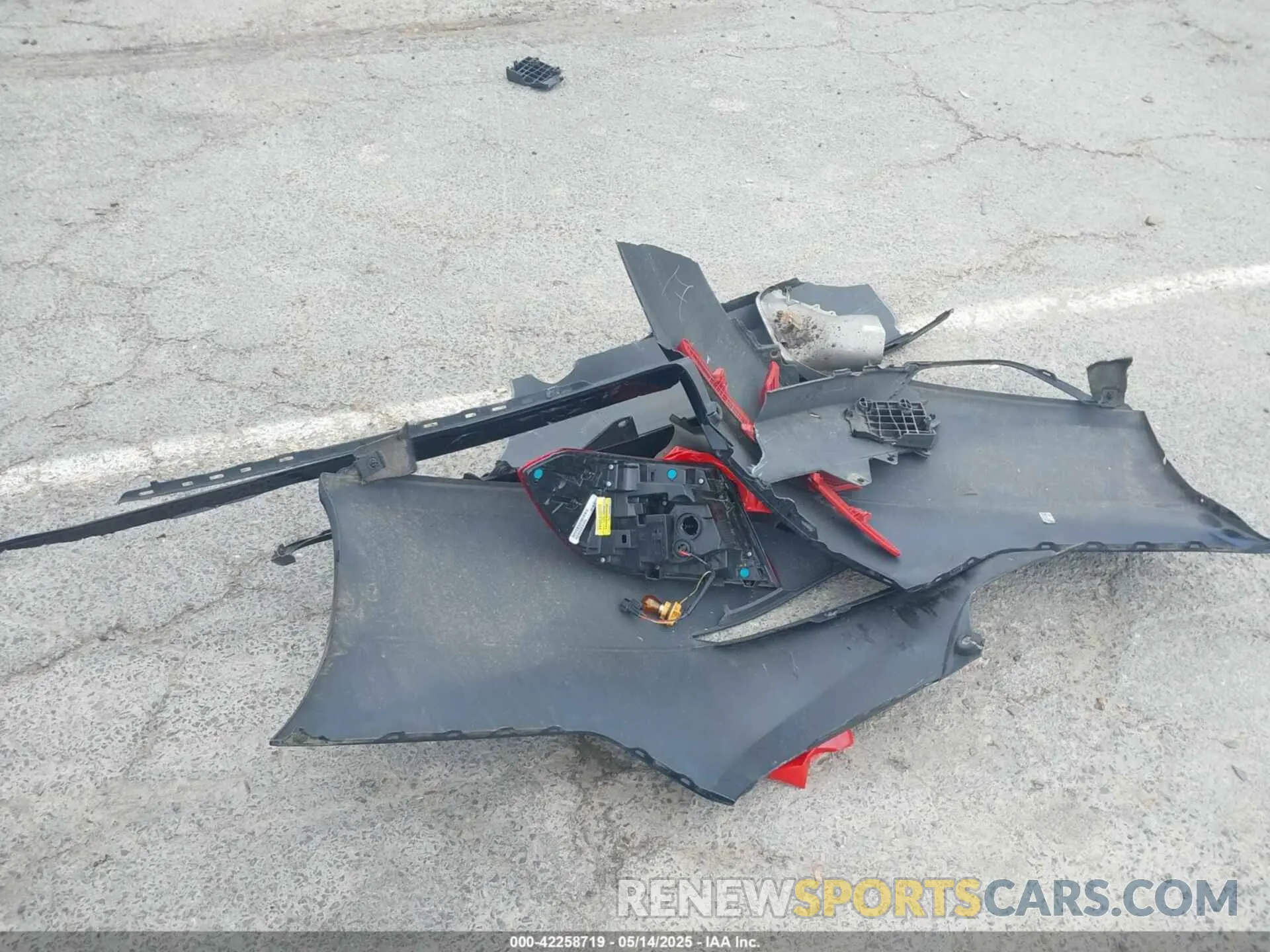 12 Photograph of a damaged car 1HGCV1E37KA035642 HONDA ACCORD 2019