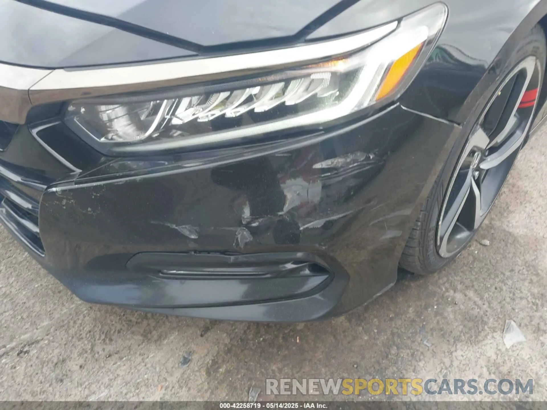 20 Photograph of a damaged car 1HGCV1E37KA035642 HONDA ACCORD 2019