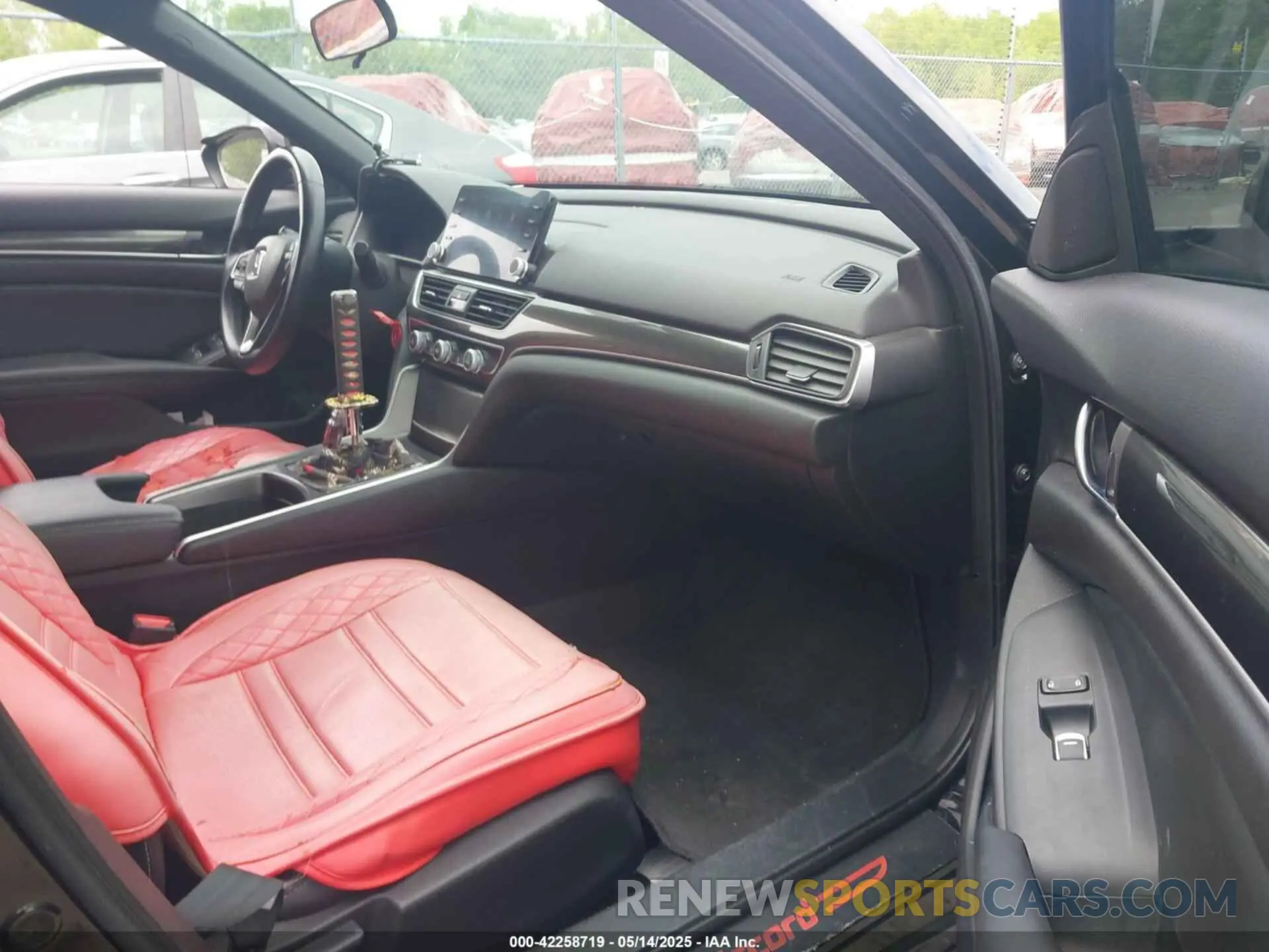 5 Photograph of a damaged car 1HGCV1E37KA035642 HONDA ACCORD 2019