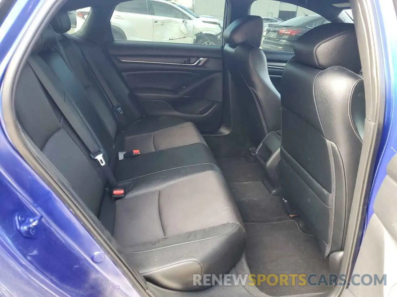 10 Photograph of a damaged car 1HGCV1E39KA115962 HONDA ACCORD 2019
