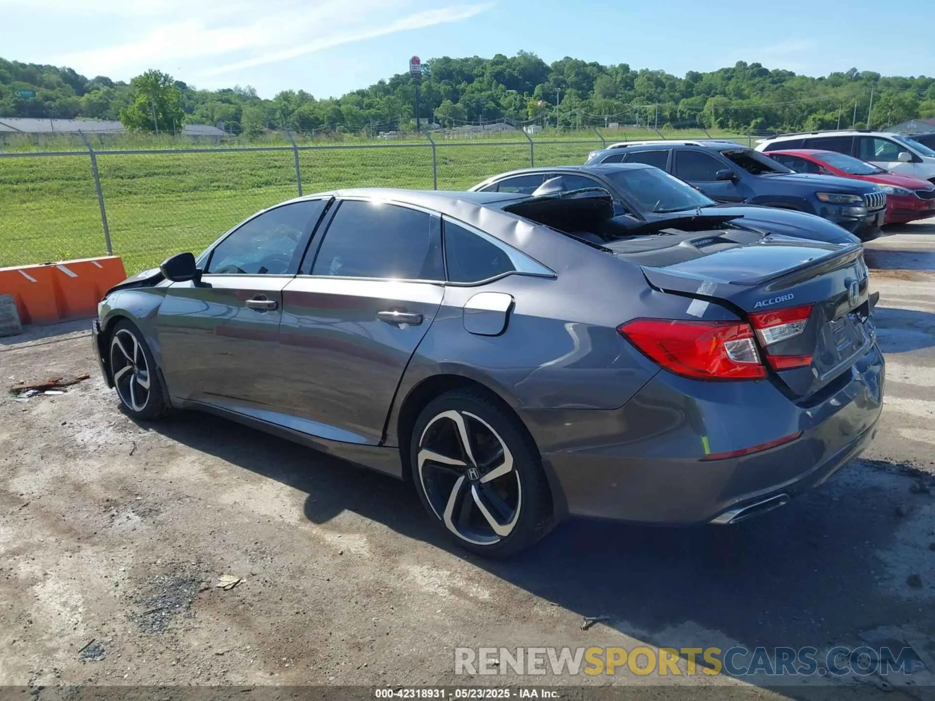 13 Photograph of a damaged car 1HGCV1E3XKA166905 HONDA ACCORD 2019