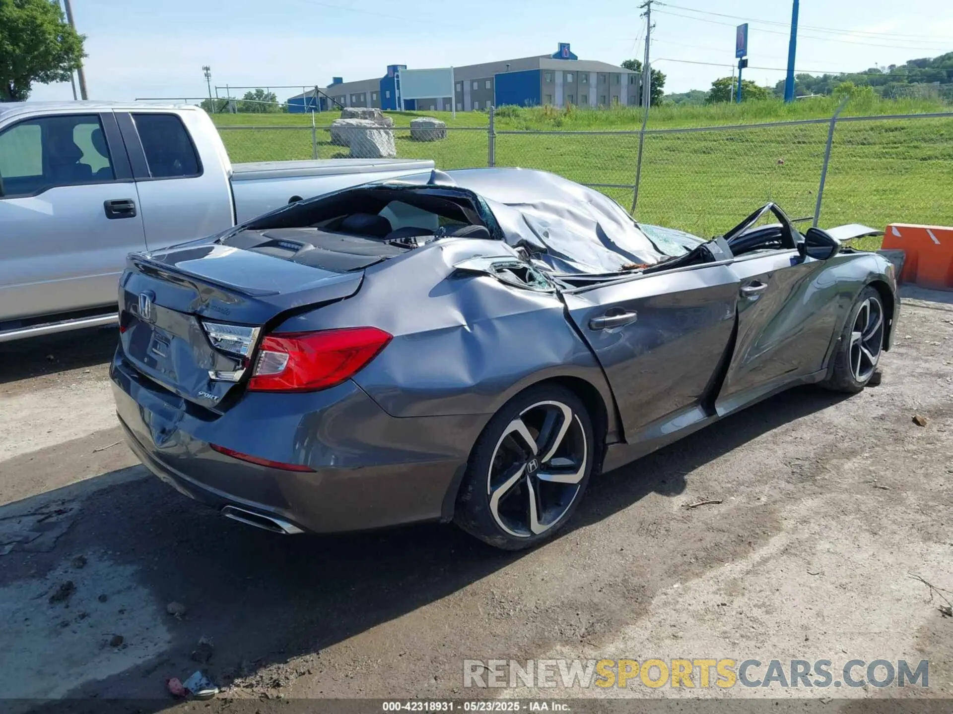 4 Photograph of a damaged car 1HGCV1E3XKA166905 HONDA ACCORD 2019