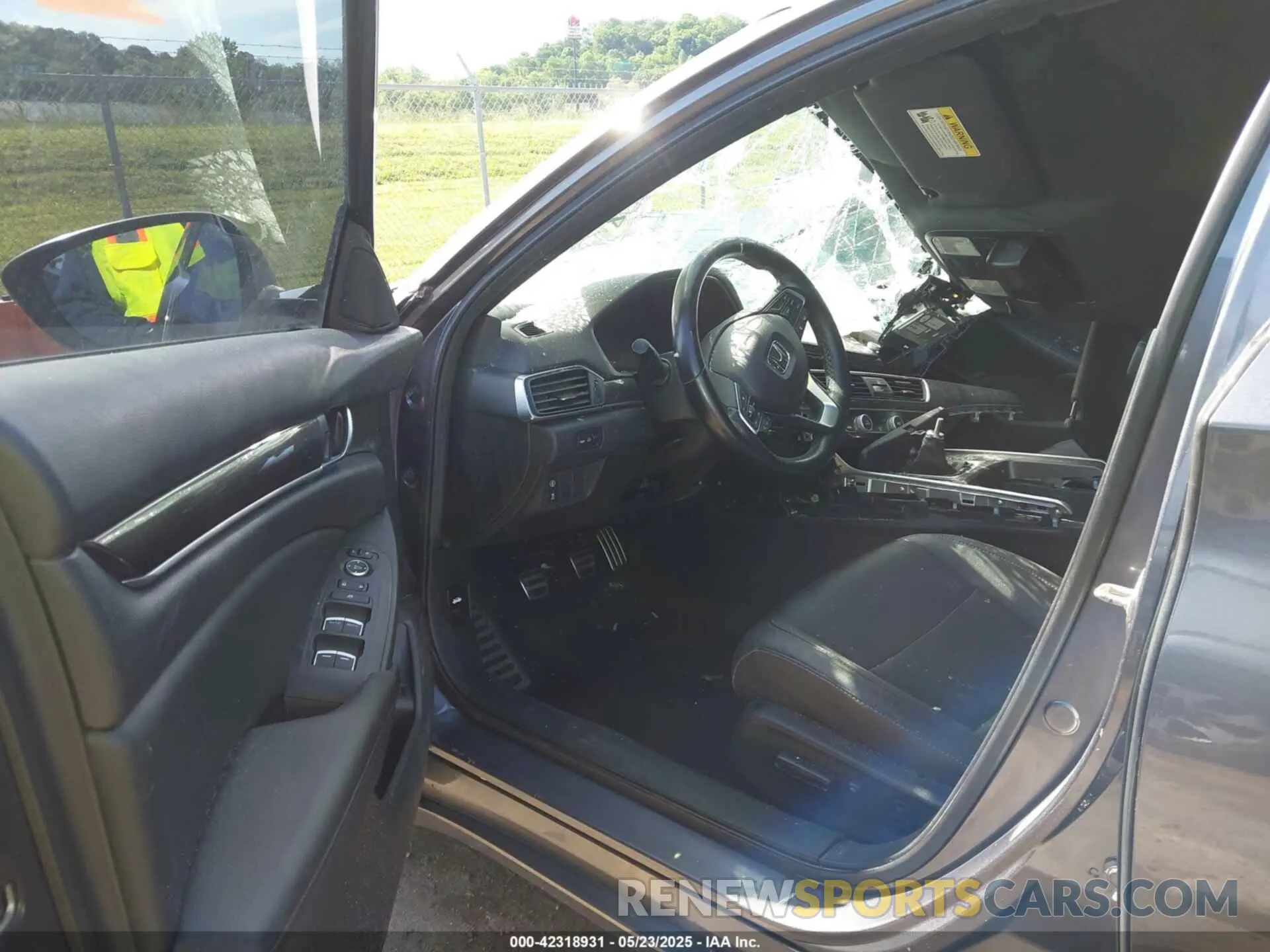 5 Photograph of a damaged car 1HGCV1E3XKA166905 HONDA ACCORD 2019