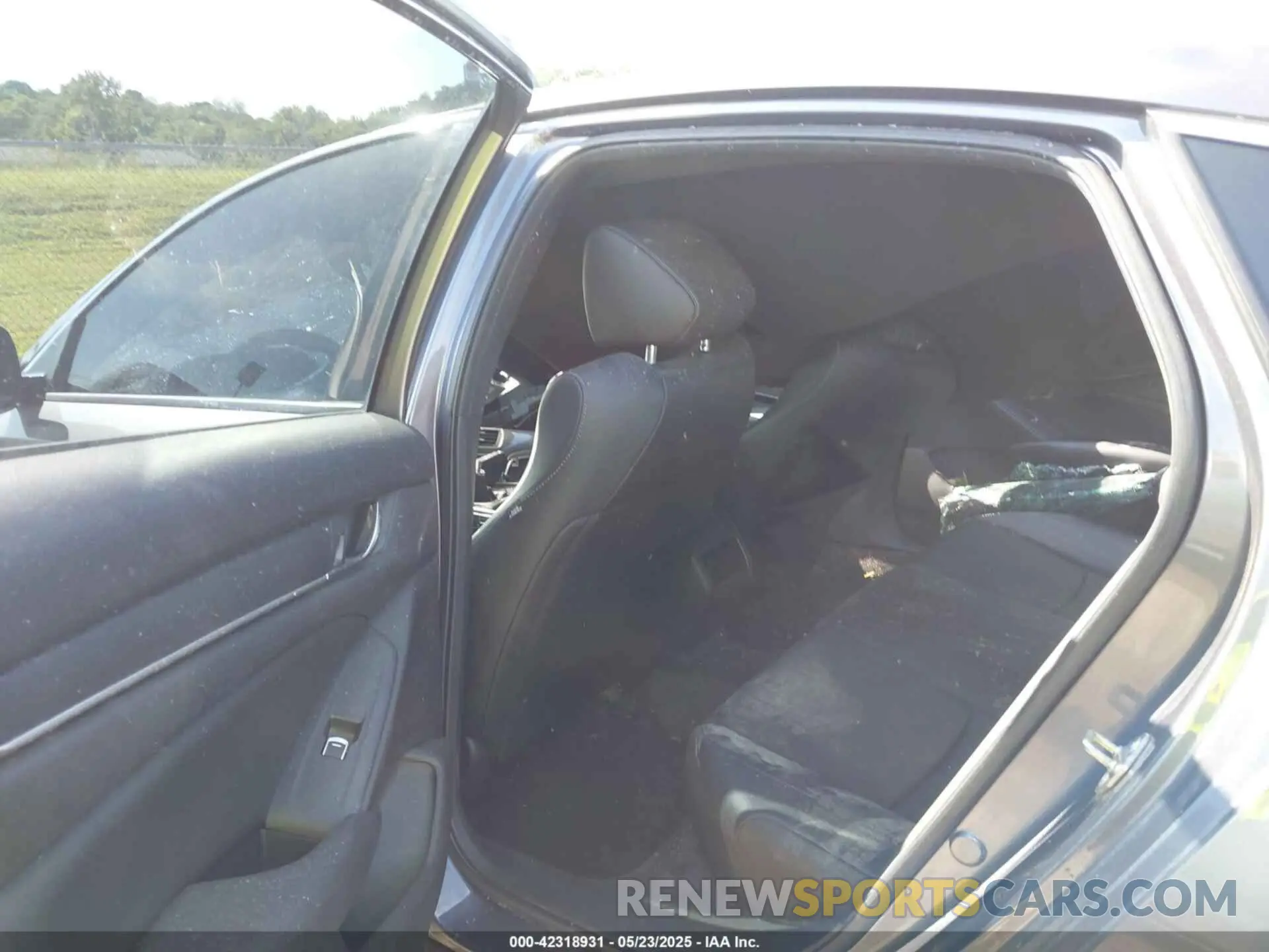 8 Photograph of a damaged car 1HGCV1E3XKA166905 HONDA ACCORD 2019