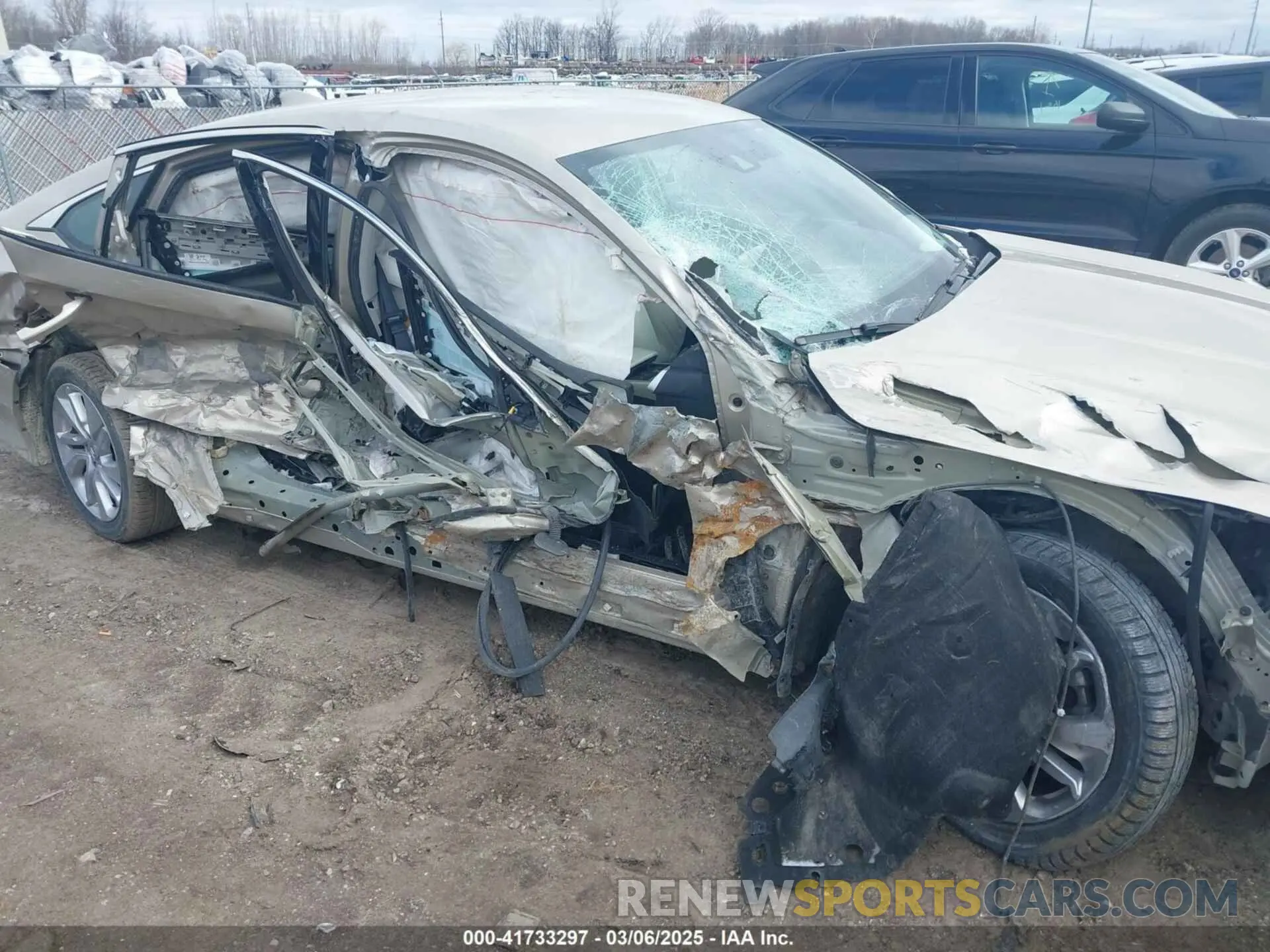 6 Photograph of a damaged car 1HGCV1F10KA123137 HONDA ACCORD 2019