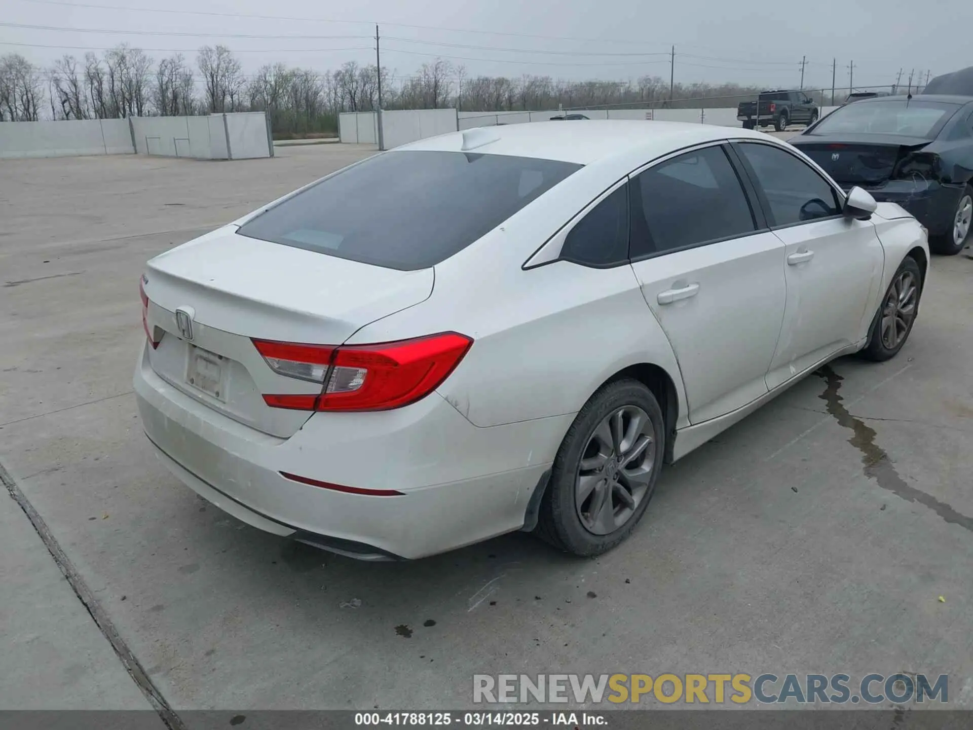 4 Photograph of a damaged car 1HGCV1F10KA125924 HONDA ACCORD 2019