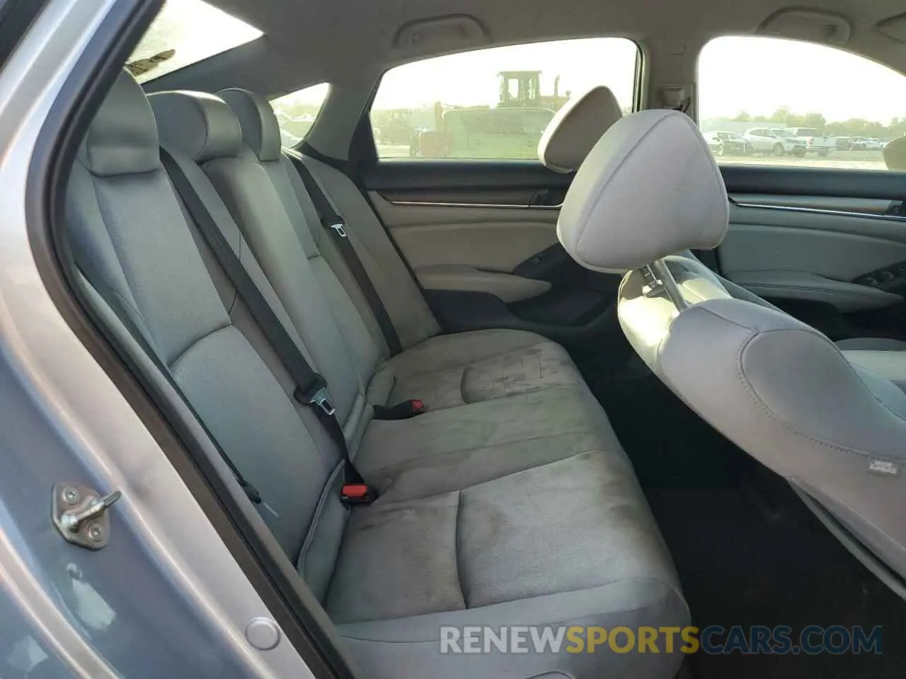 10 Photograph of a damaged car 1HGCV1F10KA129326 HONDA ACCORD 2019