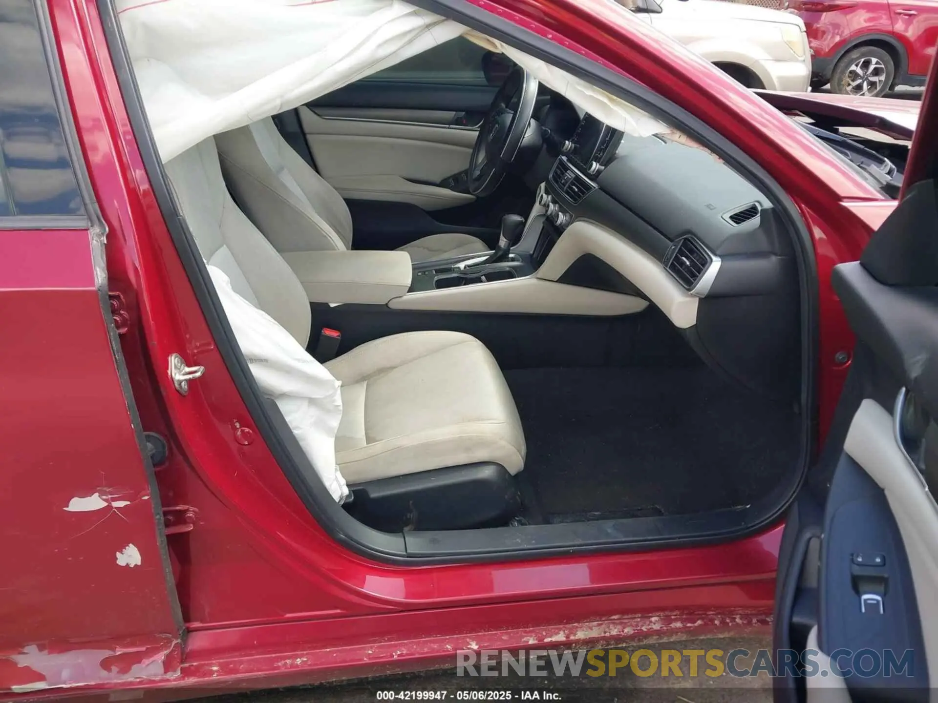 5 Photograph of a damaged car 1HGCV1F10KA141010 HONDA ACCORD 2019