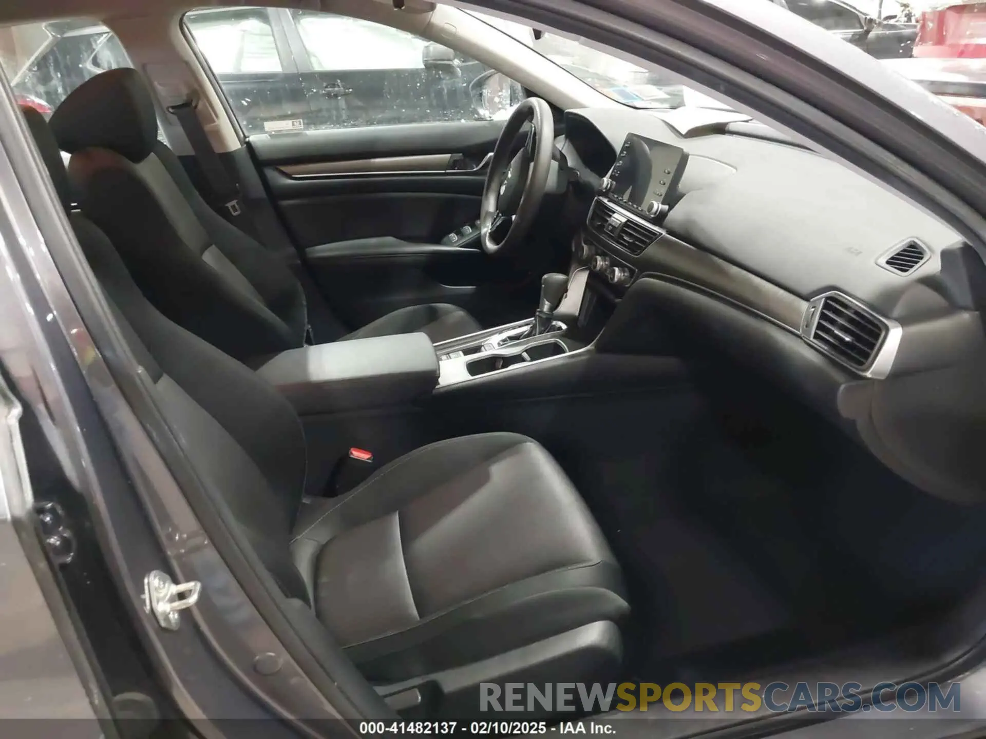 5 Photograph of a damaged car 1HGCV1F10KA153514 HONDA ACCORD 2019
