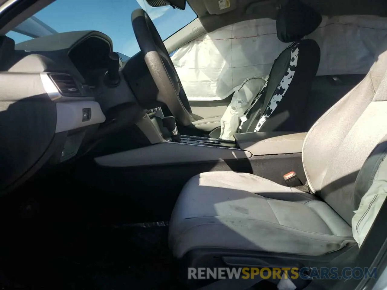 7 Photograph of a damaged car 1HGCV1F10KA167932 HONDA ACCORD 2019