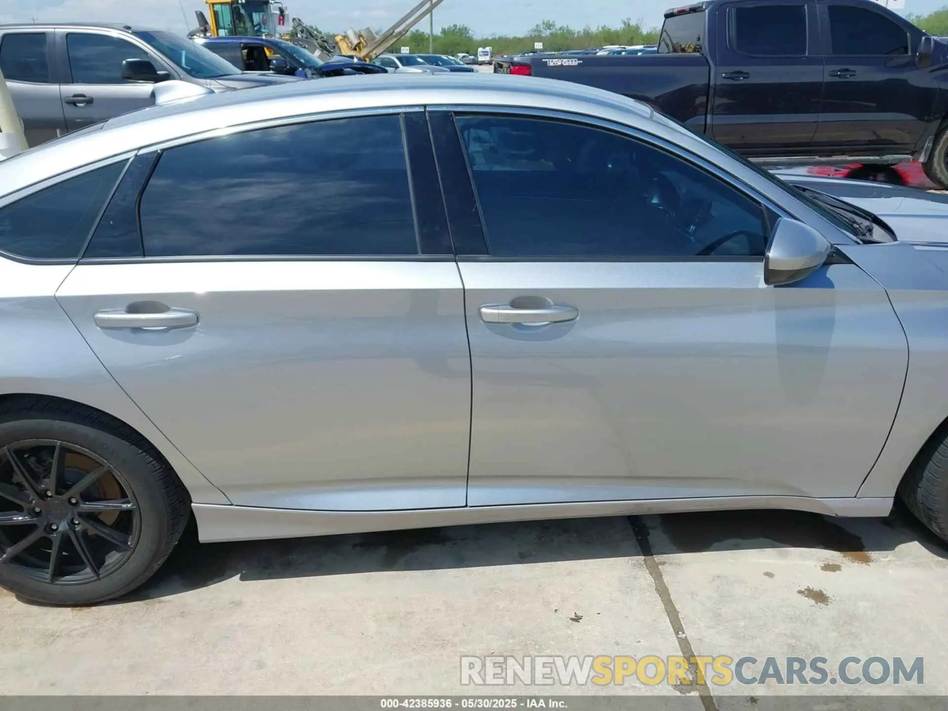 13 Photograph of a damaged car 1HGCV1F11KA018302 HONDA ACCORD 2019