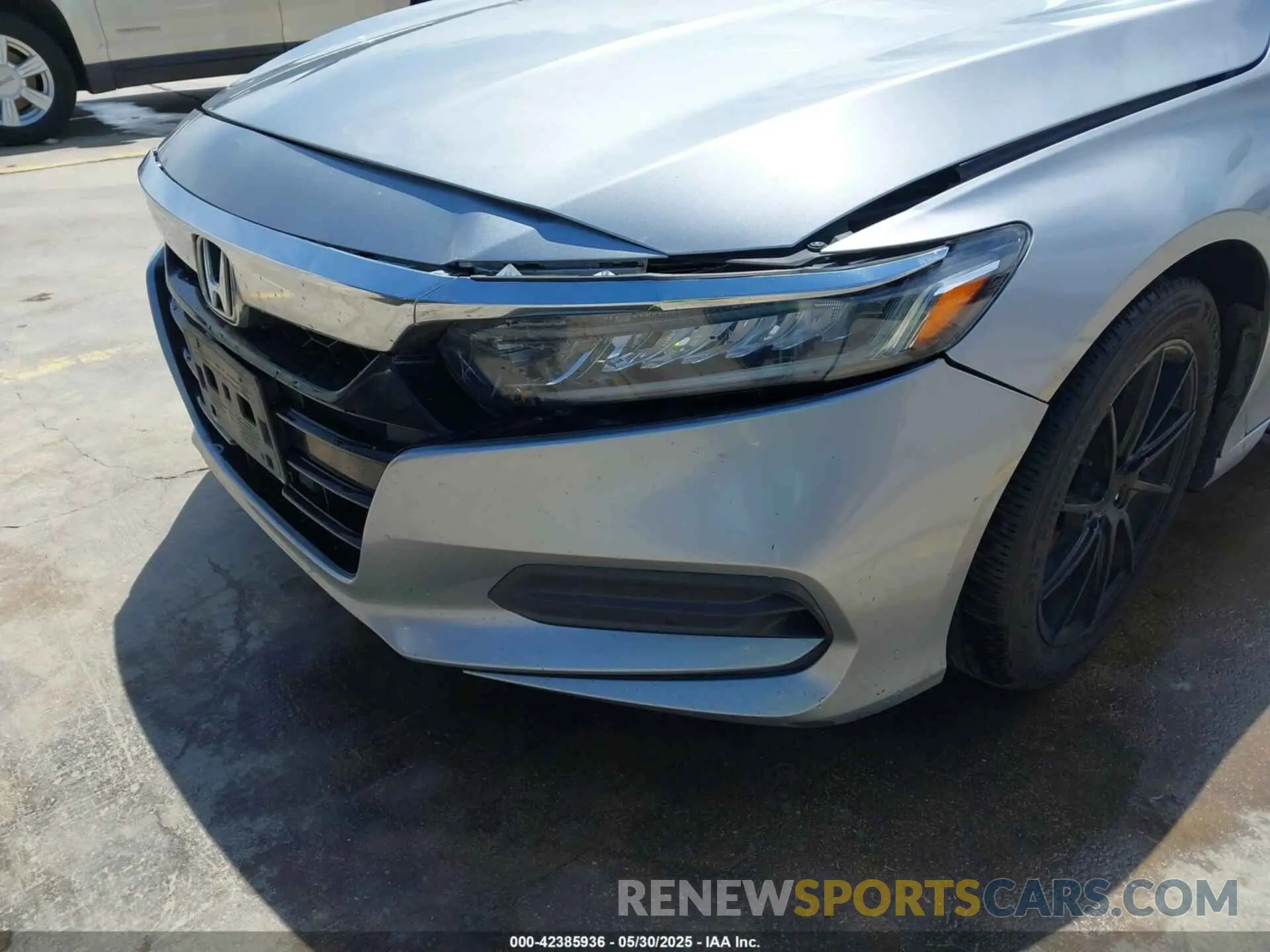 6 Photograph of a damaged car 1HGCV1F11KA018302 HONDA ACCORD 2019