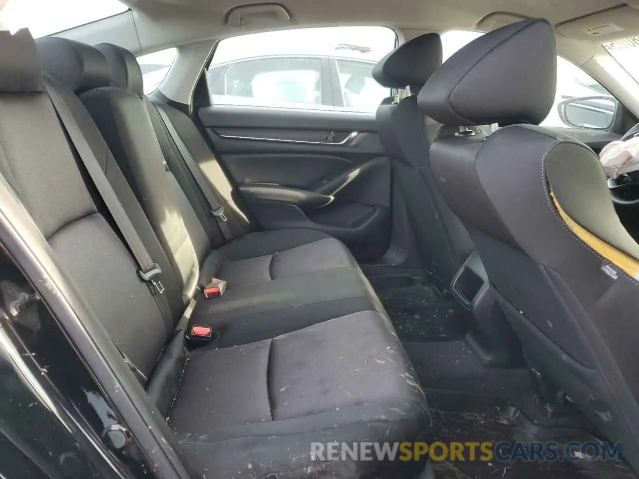 10 Photograph of a damaged car 1HGCV1F11KA033737 HONDA ACCORD 2019