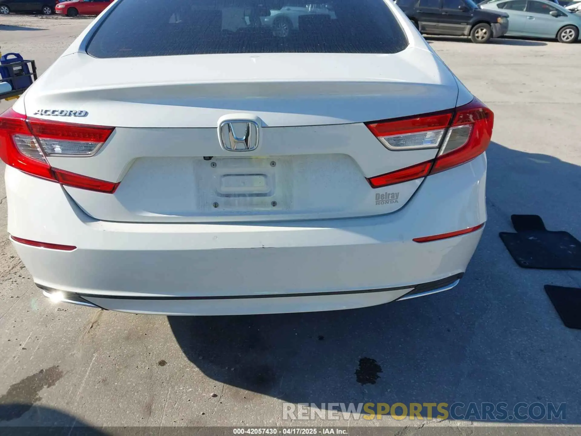 17 Photograph of a damaged car 1HGCV1F11KA036847 HONDA ACCORD 2019