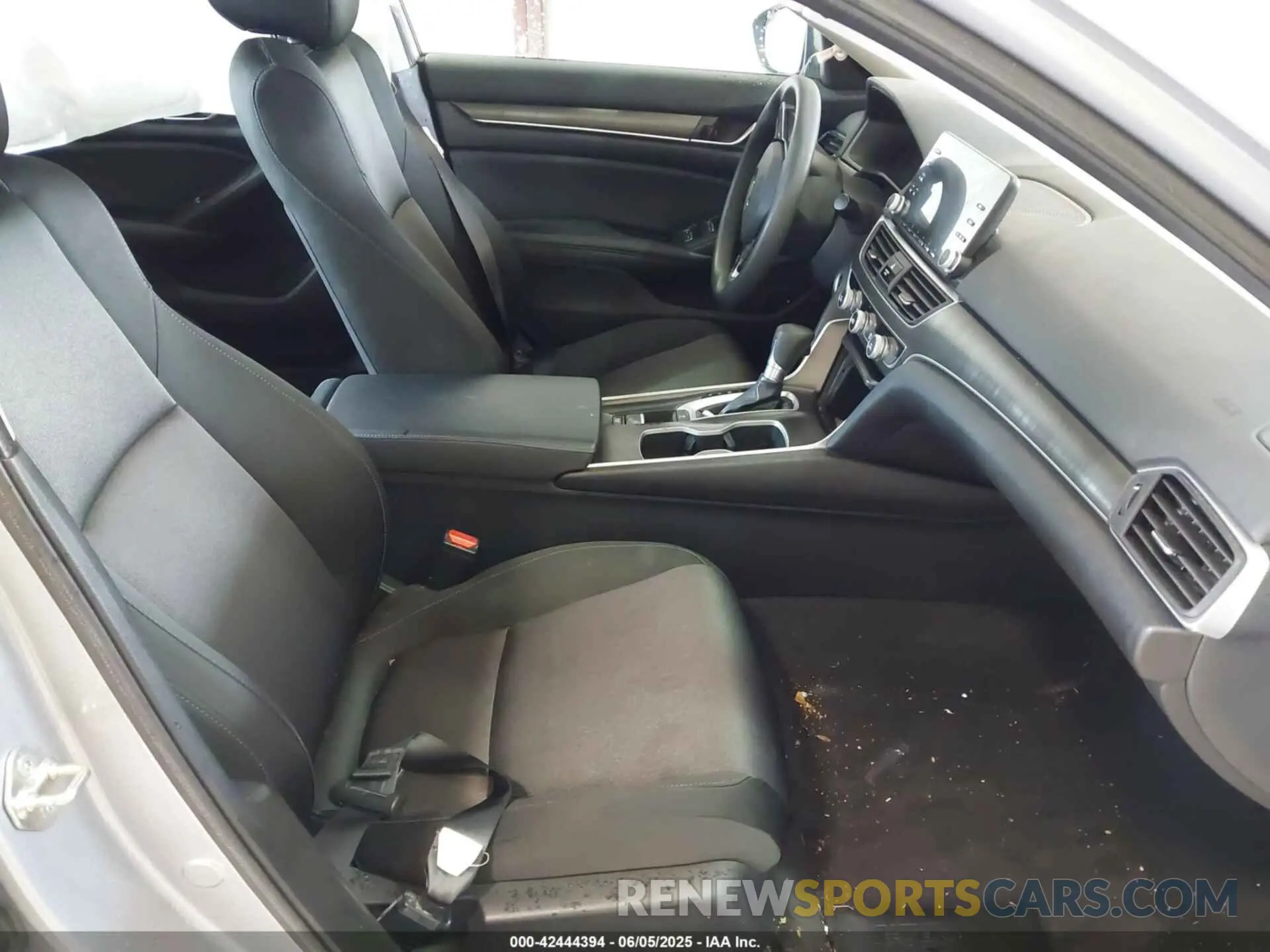 5 Photograph of a damaged car 1HGCV1F11KA071341 HONDA ACCORD 2019
