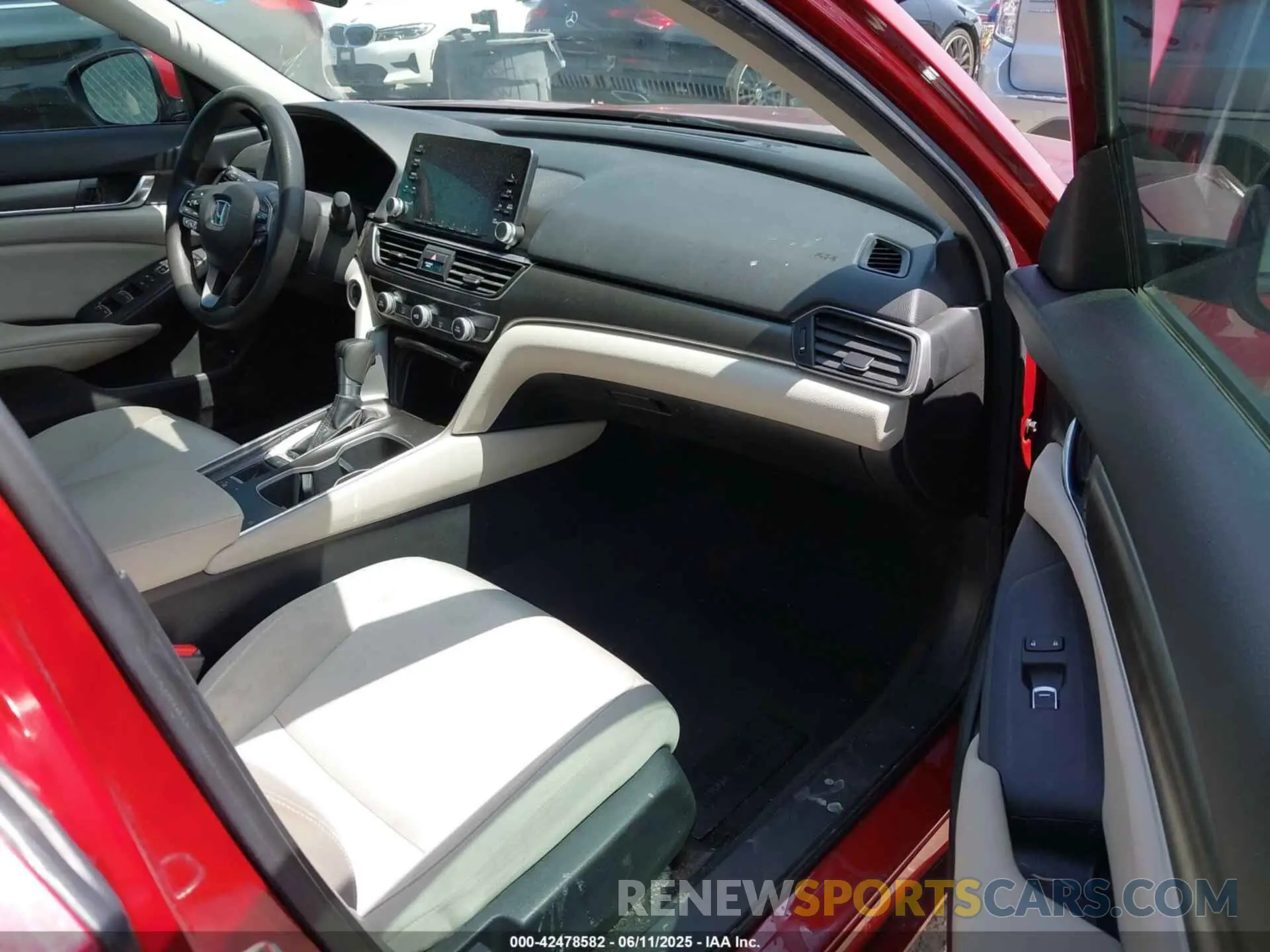 5 Photograph of a damaged car 1HGCV1F11KA074532 HONDA ACCORD 2019