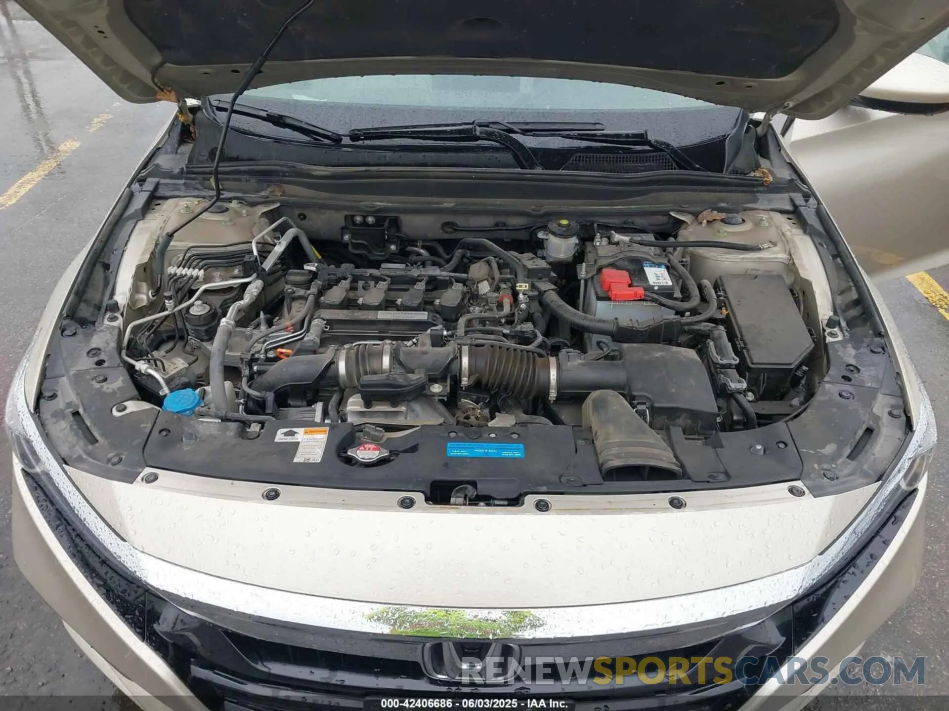 10 Photograph of a damaged car 1HGCV1F11KA084705 HONDA ACCORD 2019