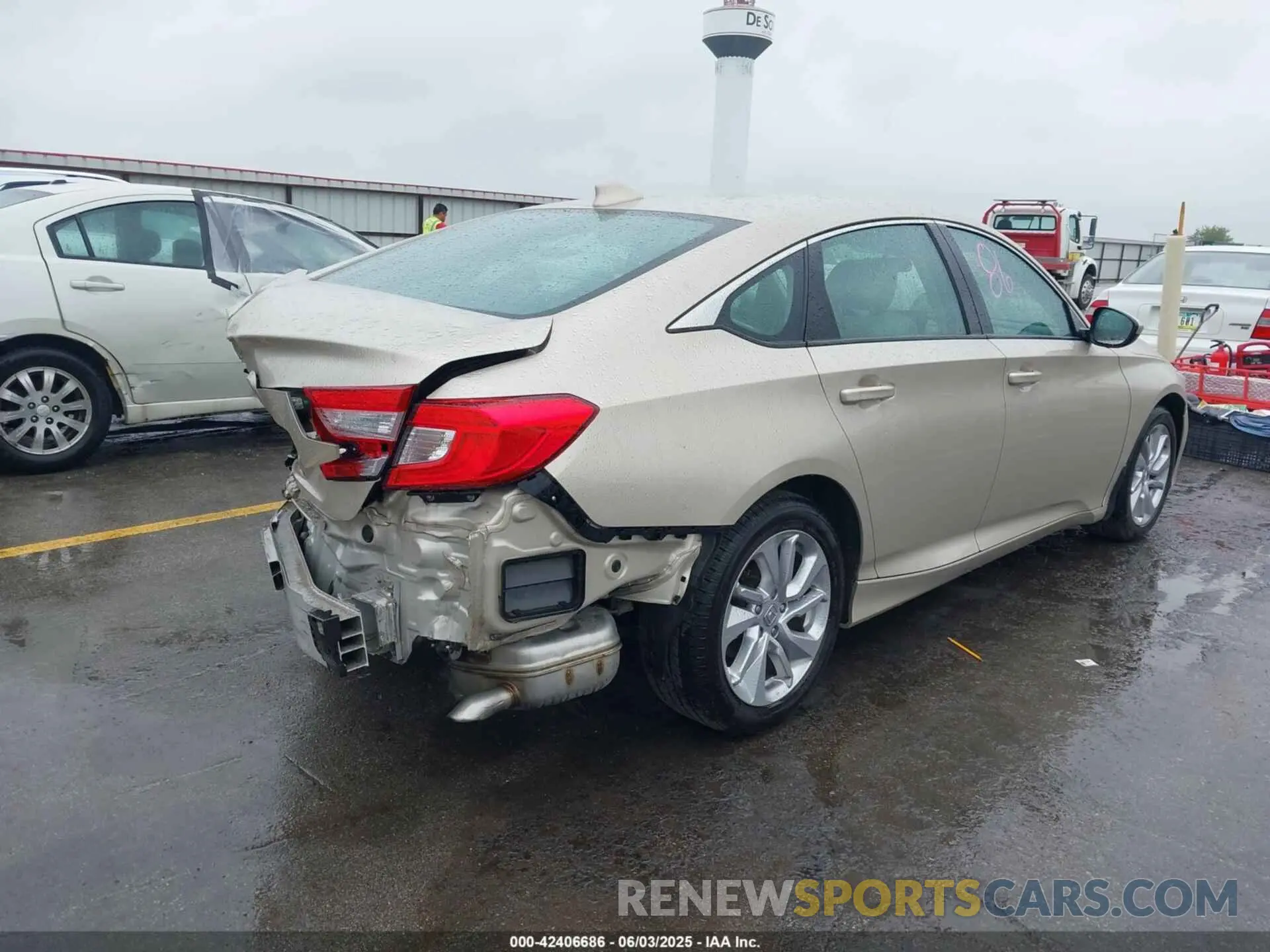 4 Photograph of a damaged car 1HGCV1F11KA084705 HONDA ACCORD 2019