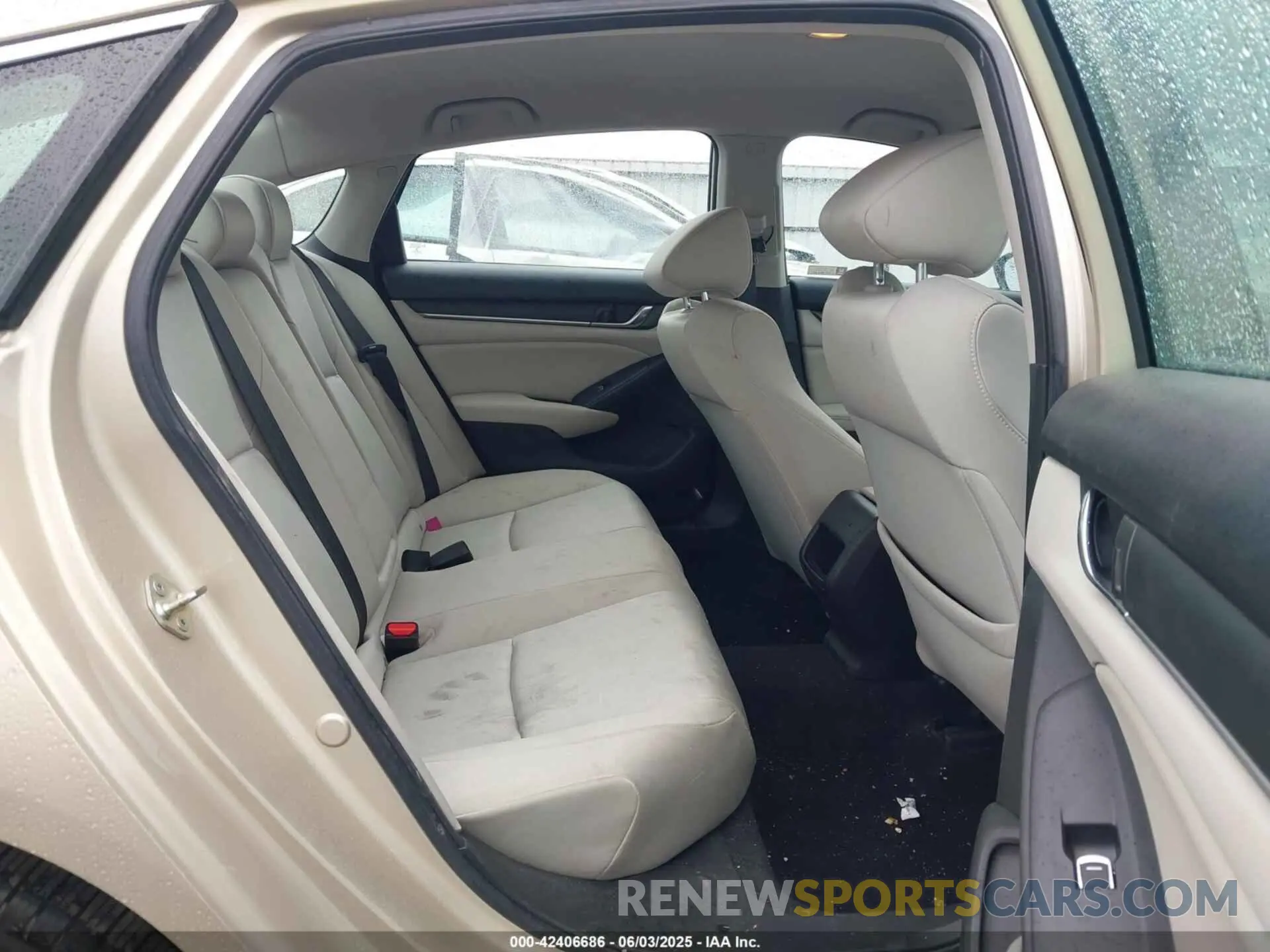 8 Photograph of a damaged car 1HGCV1F11KA084705 HONDA ACCORD 2019