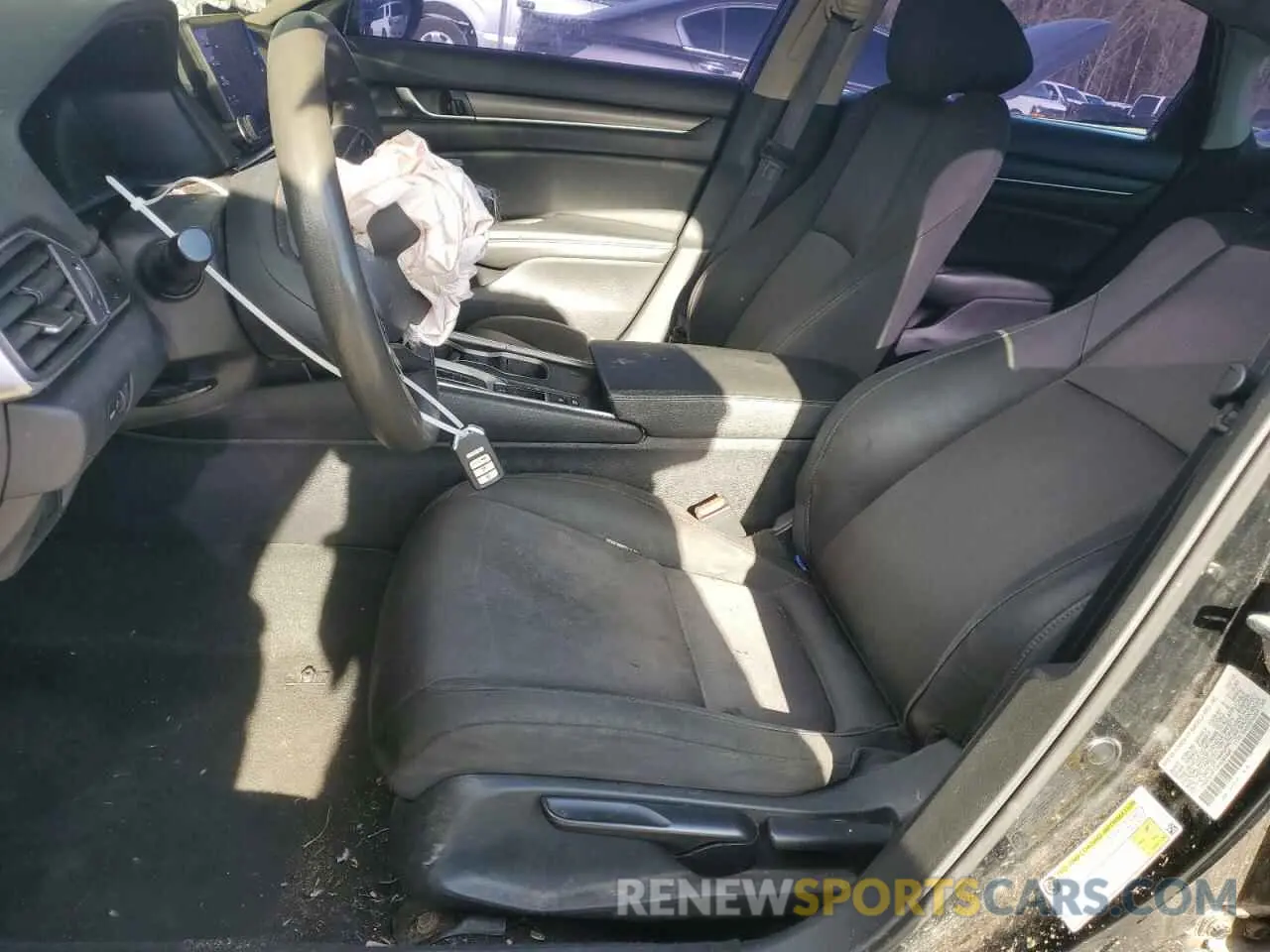 7 Photograph of a damaged car 1HGCV1F11KA085496 HONDA ACCORD 2019