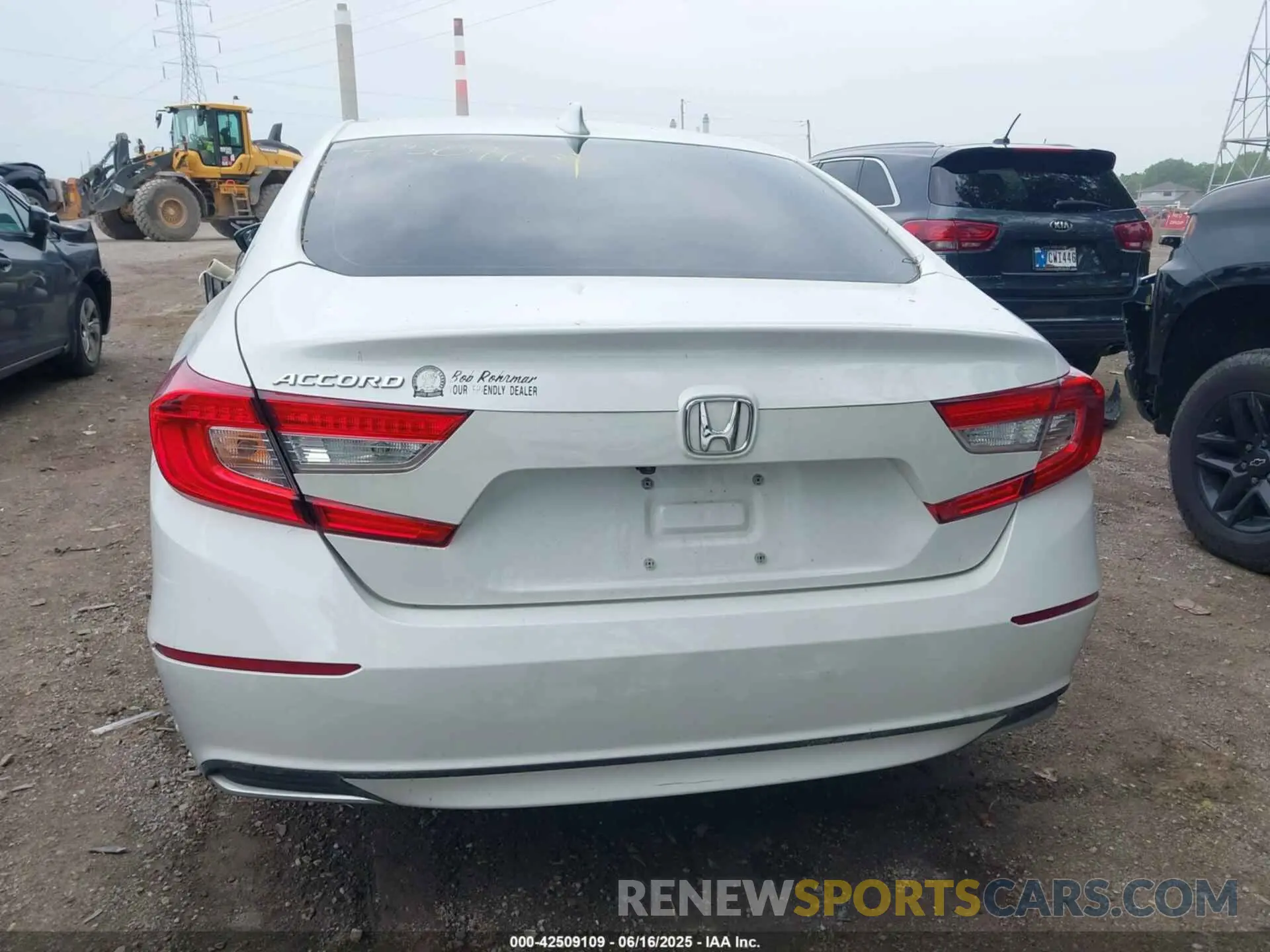 16 Photograph of a damaged car 1HGCV1F11KA098698 HONDA ACCORD 2019
