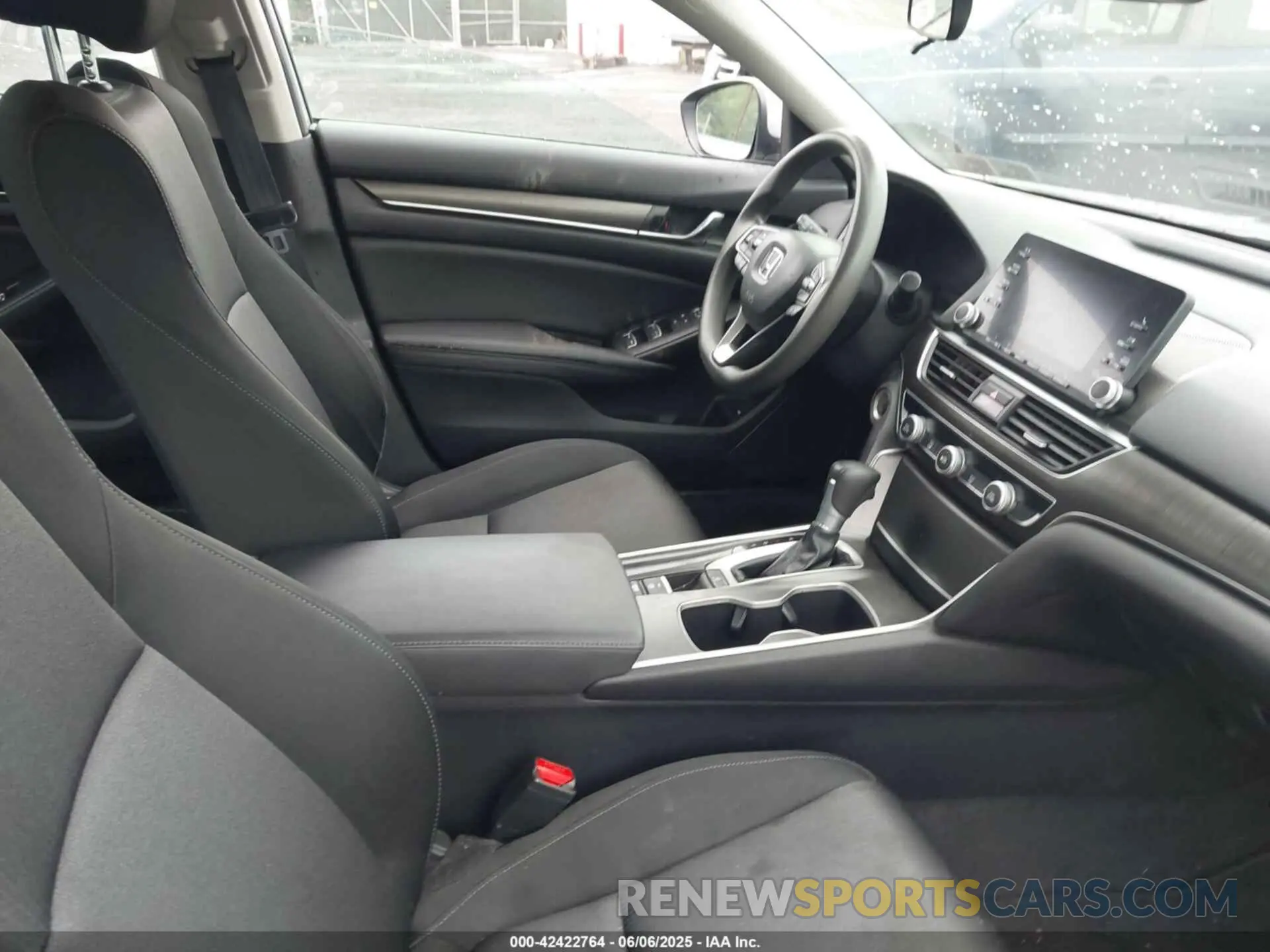 5 Photograph of a damaged car 1HGCV1F11KA101227 HONDA ACCORD 2019