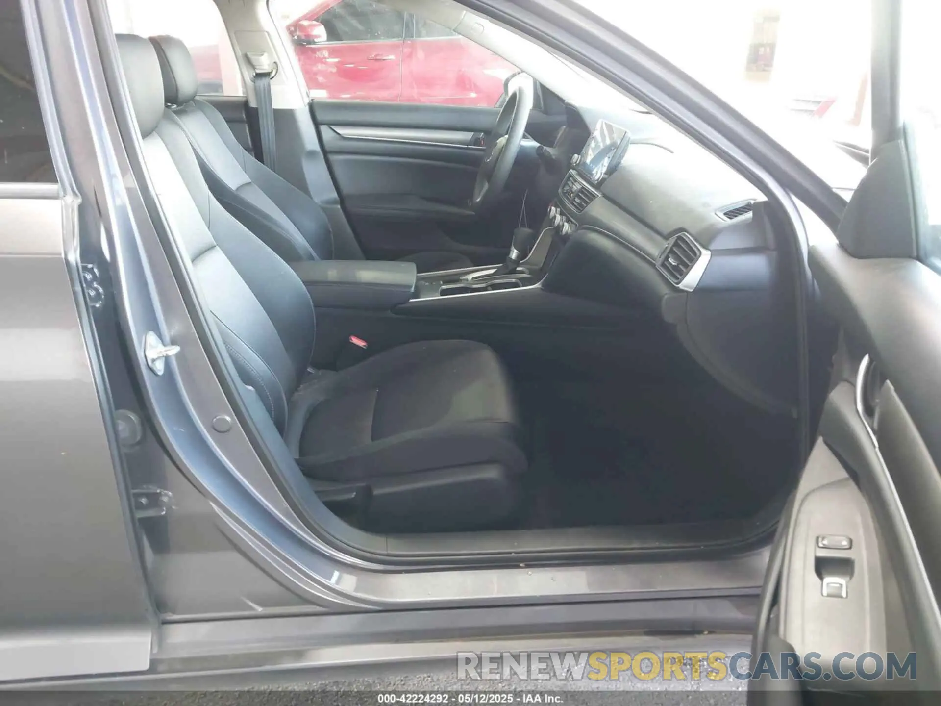 5 Photograph of a damaged car 1HGCV1F11KA149004 HONDA ACCORD 2019