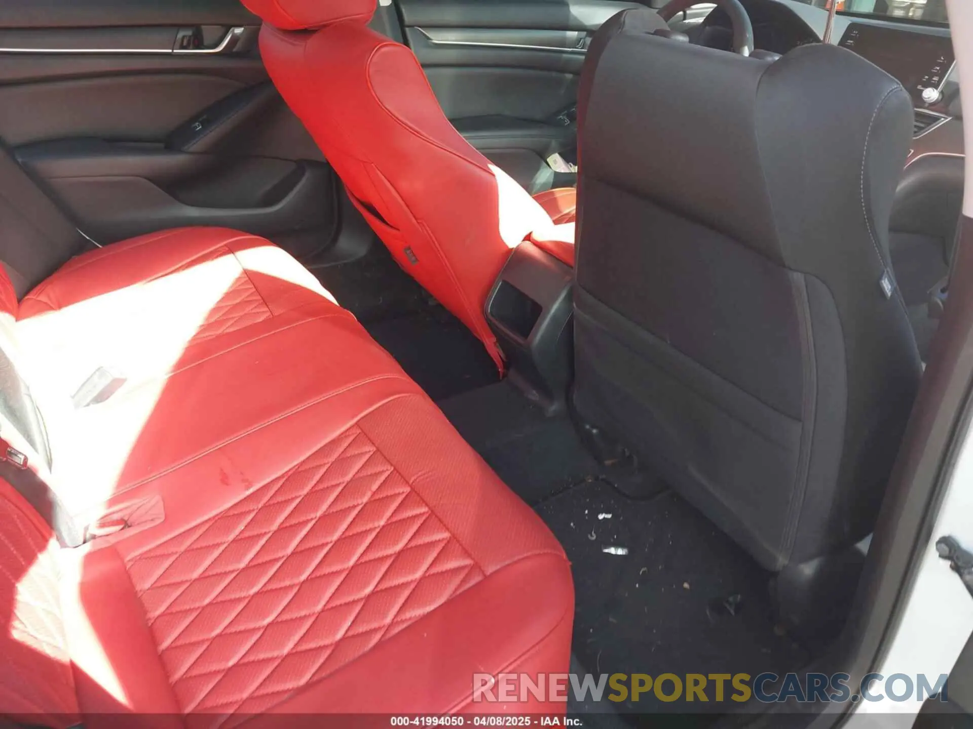 8 Photograph of a damaged car 1HGCV1F12KA030524 HONDA ACCORD 2019
