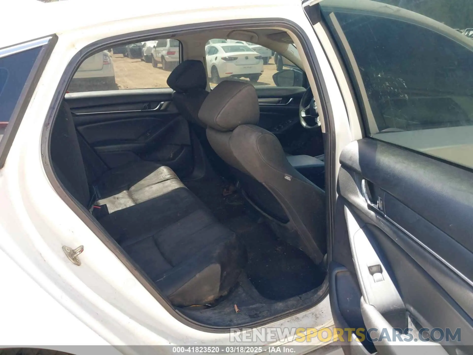 8 Photograph of a damaged car 1HGCV1F12KA117517 HONDA ACCORD 2019