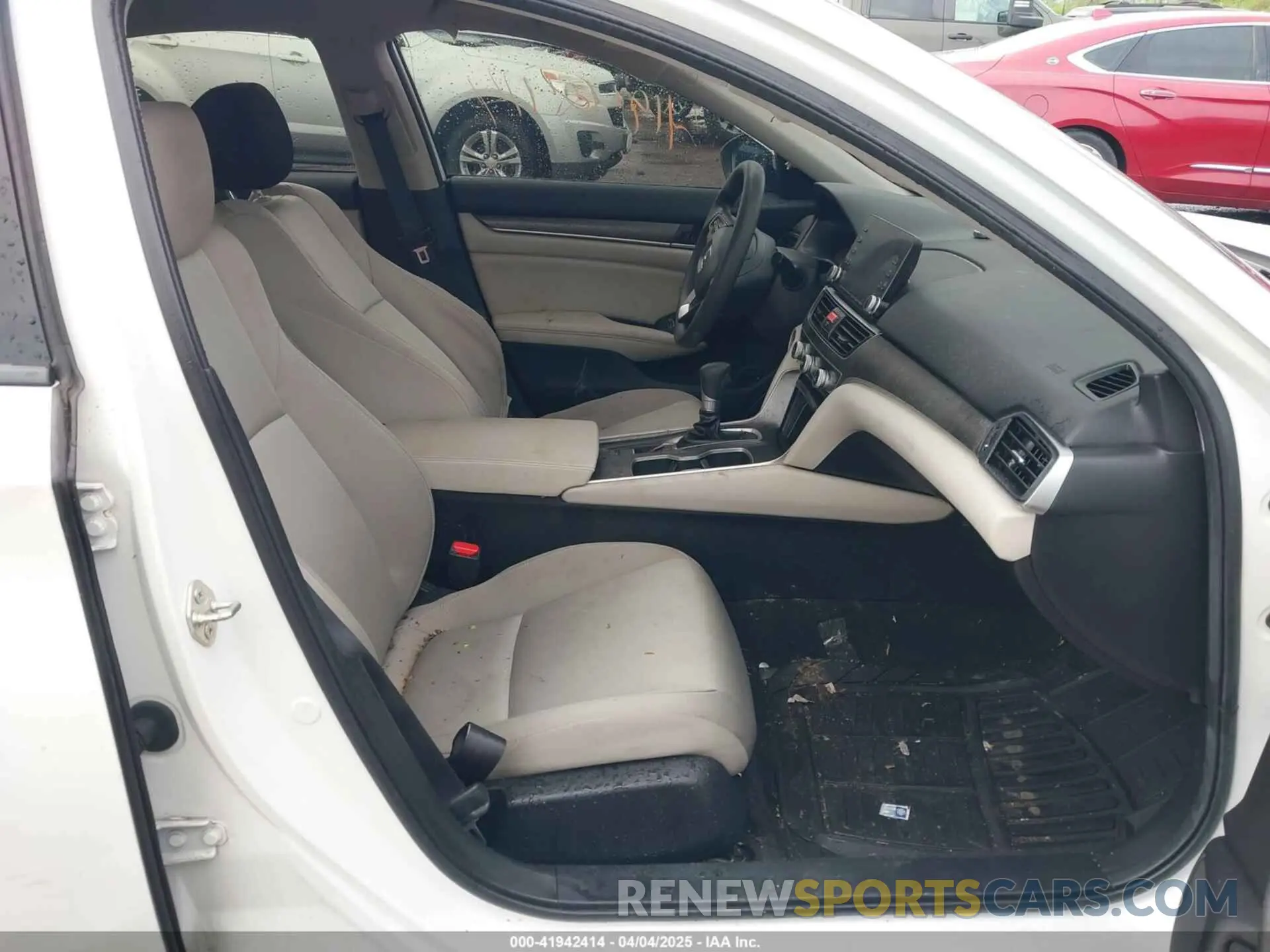 5 Photograph of a damaged car 1HGCV1F12KA122930 HONDA ACCORD 2019