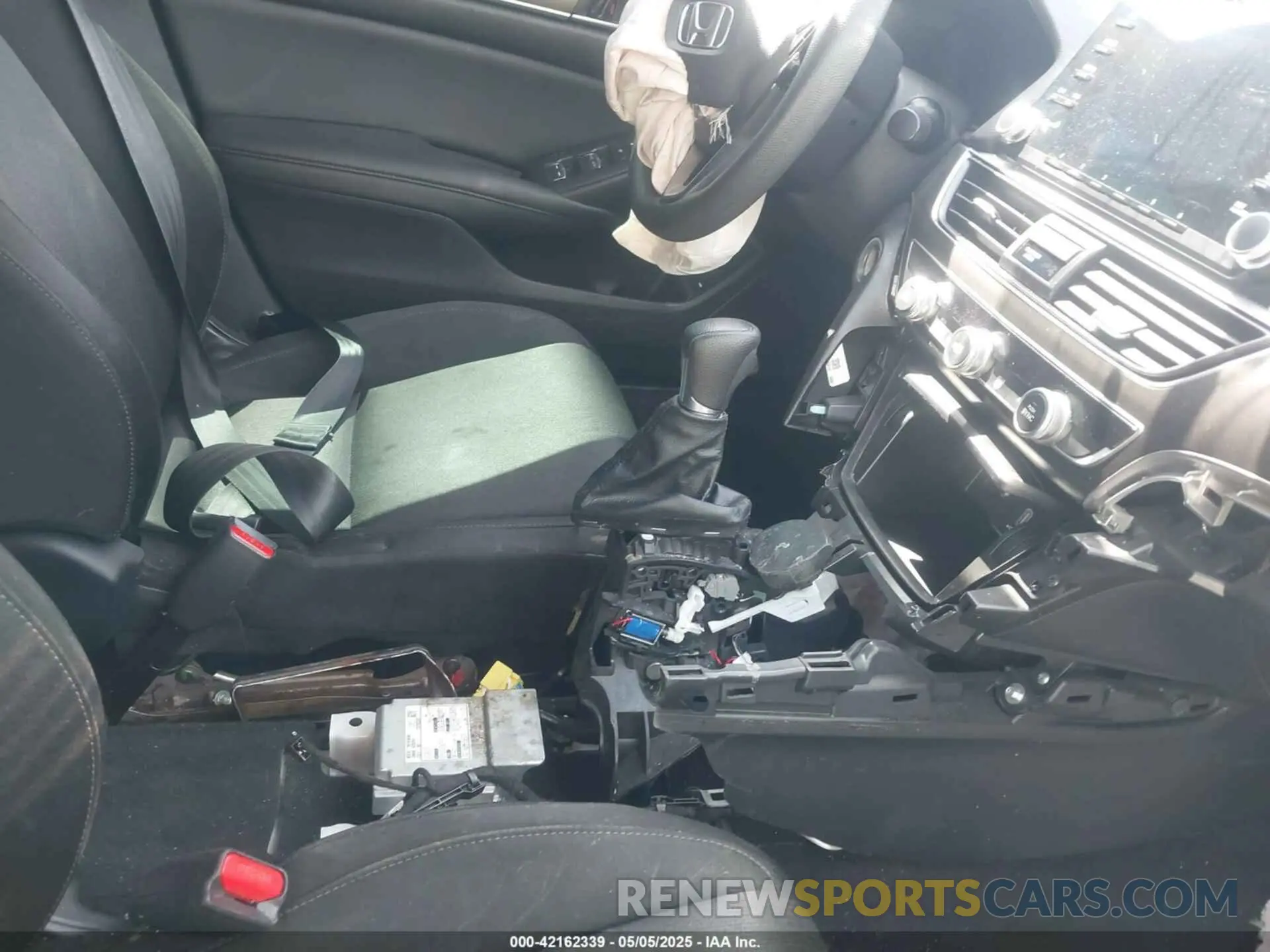 17 Photograph of a damaged car 1HGCV1F12KA130655 HONDA ACCORD 2019