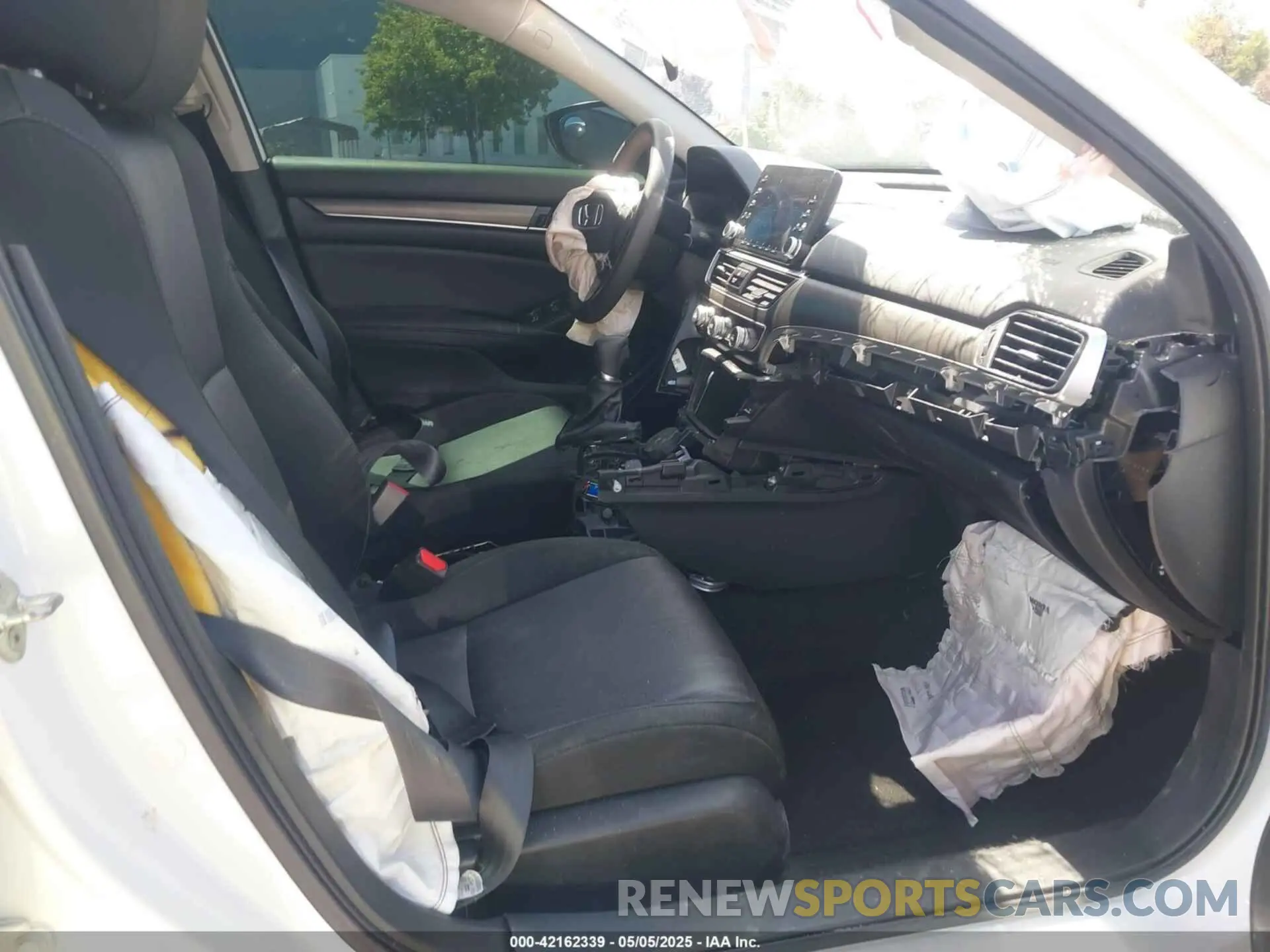 5 Photograph of a damaged car 1HGCV1F12KA130655 HONDA ACCORD 2019