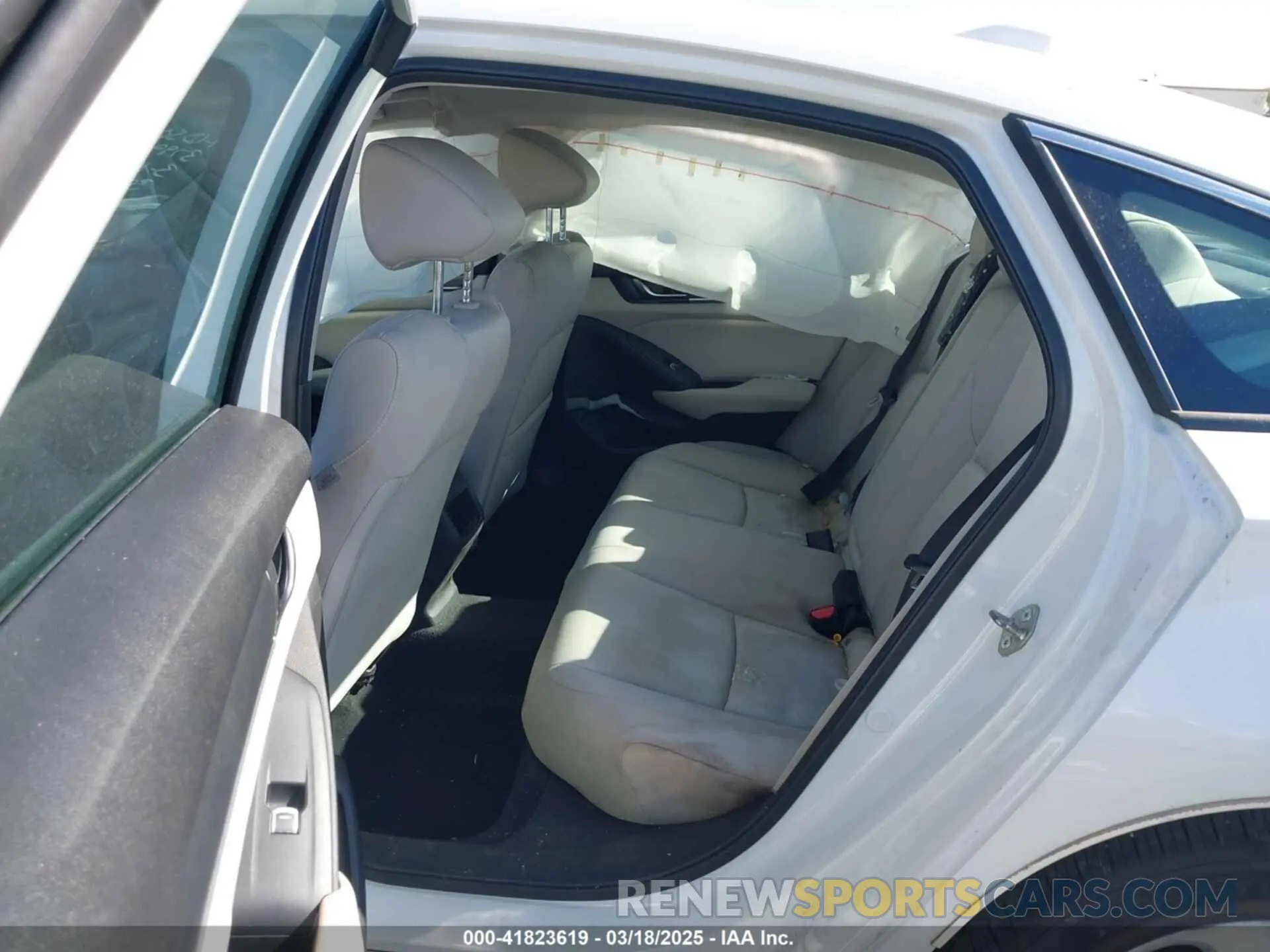 8 Photograph of a damaged car 1HGCV1F13KA003073 HONDA ACCORD 2019