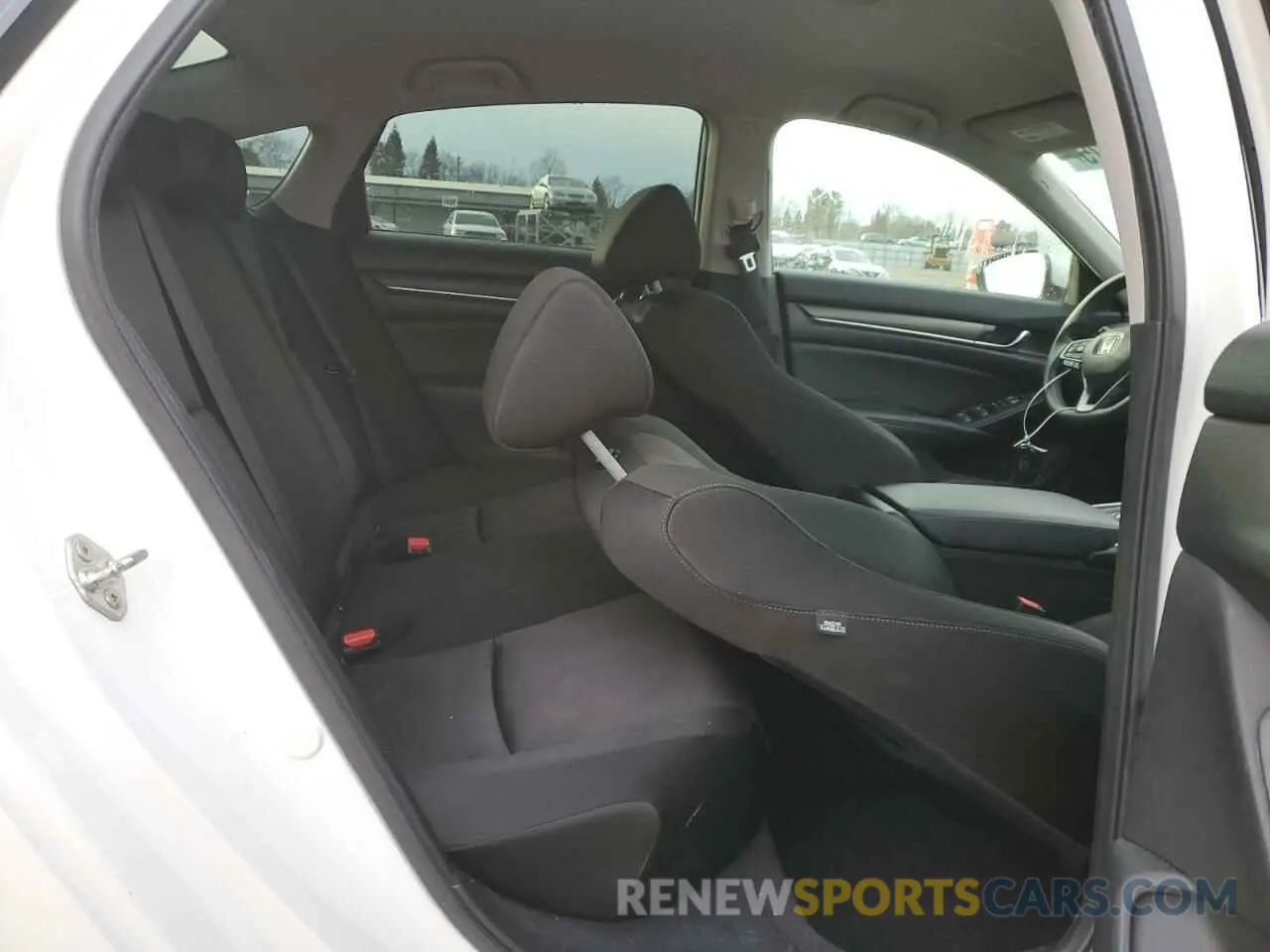 10 Photograph of a damaged car 1HGCV1F13KA046165 HONDA ACCORD 2019