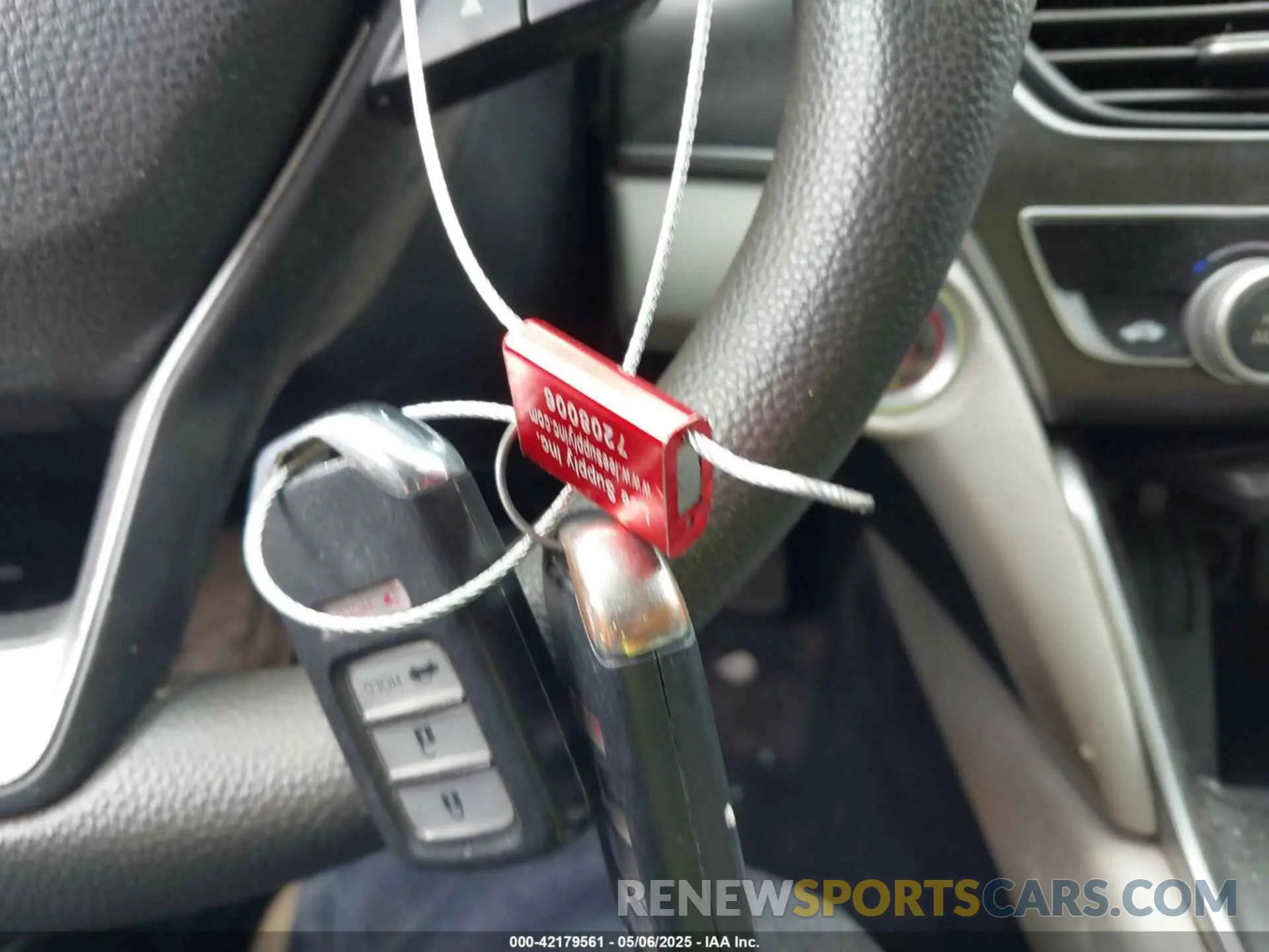 11 Photograph of a damaged car 1HGCV1F13KA092661 HONDA ACCORD 2019