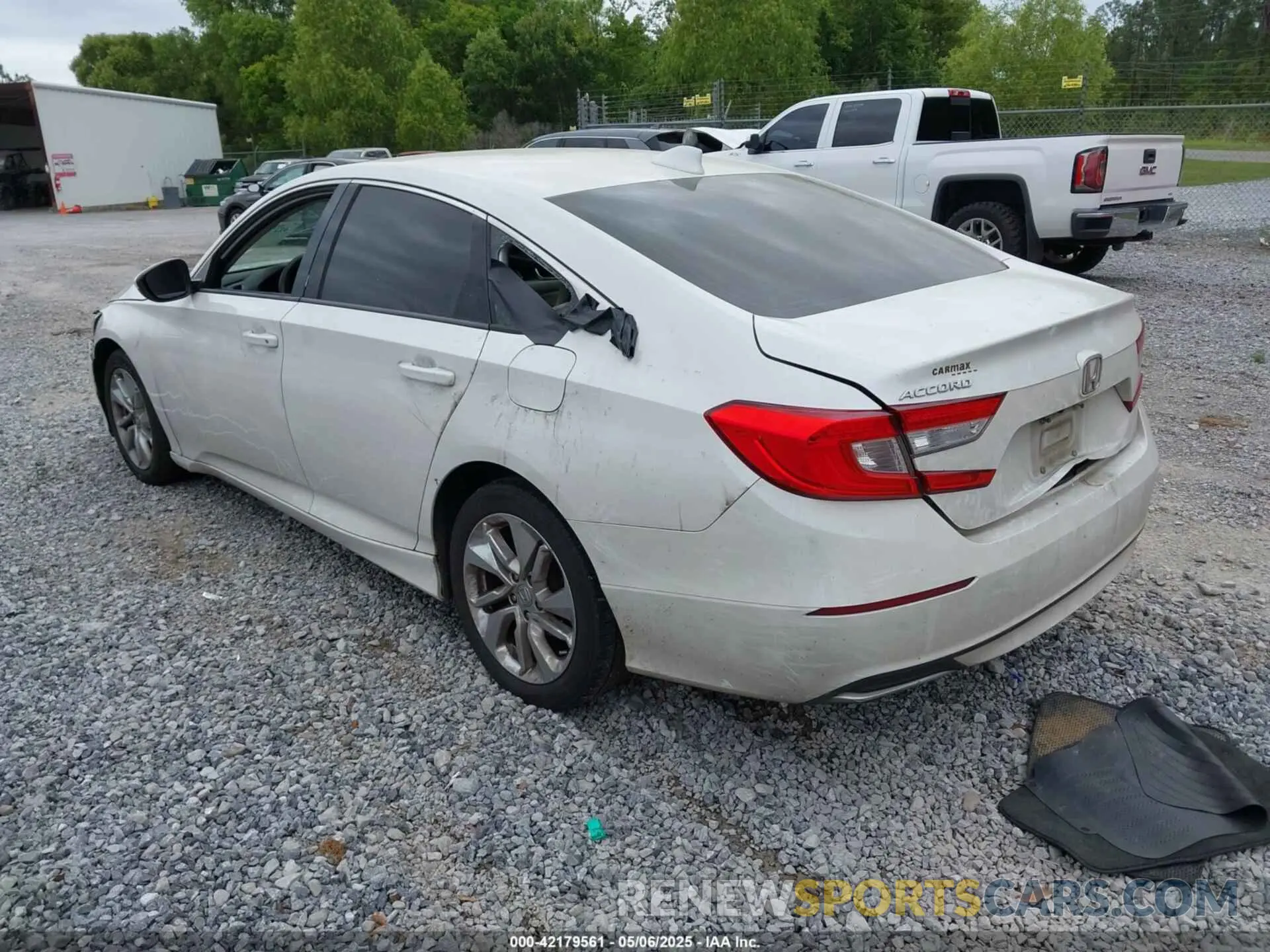 3 Photograph of a damaged car 1HGCV1F13KA092661 HONDA ACCORD 2019