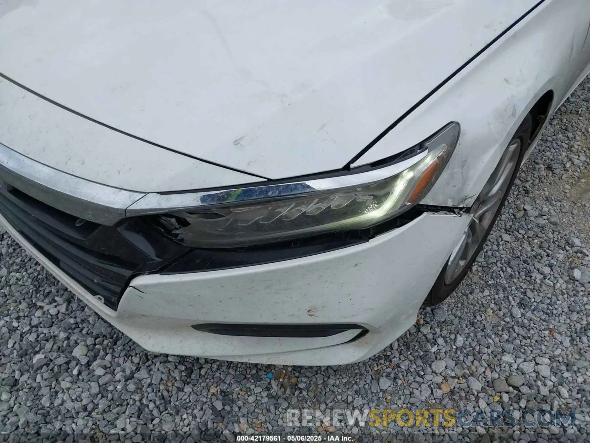 6 Photograph of a damaged car 1HGCV1F13KA092661 HONDA ACCORD 2019