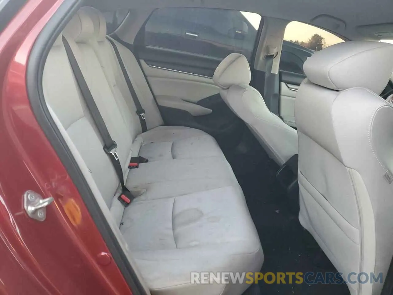 10 Photograph of a damaged car 1HGCV1F13KA141065 HONDA ACCORD 2019