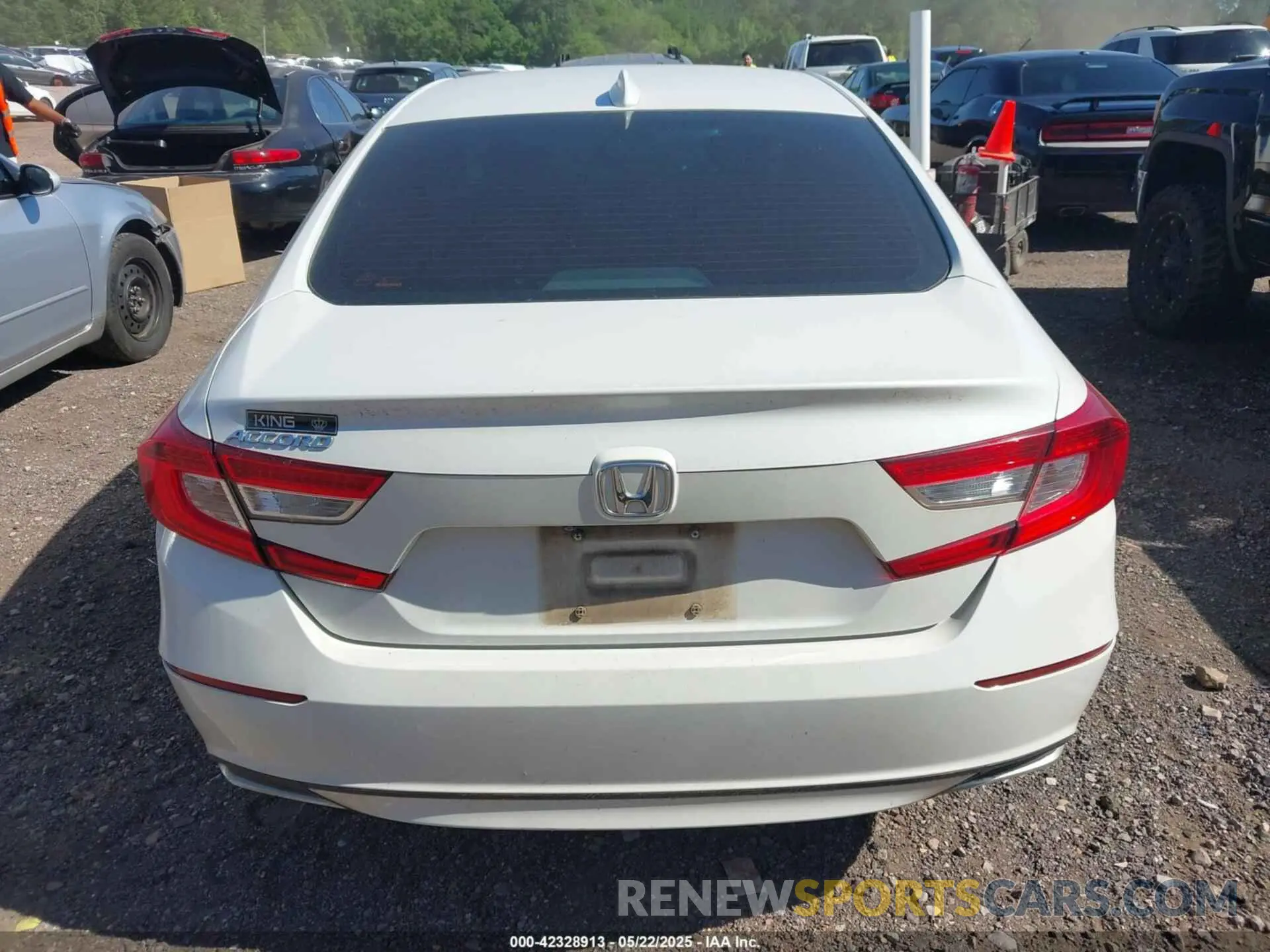 15 Photograph of a damaged car 1HGCV1F13KA167505 HONDA ACCORD 2019