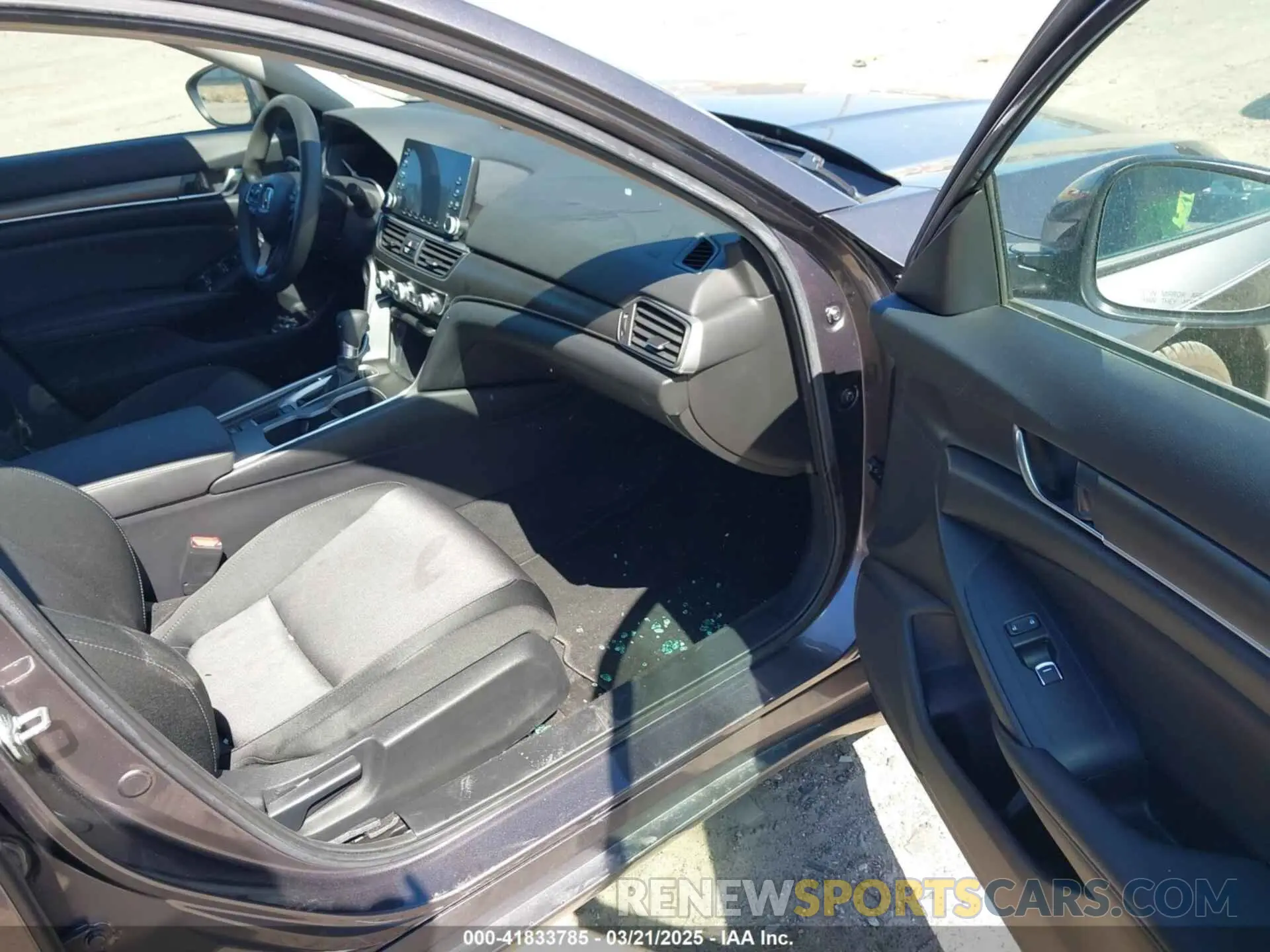 5 Photograph of a damaged car 1HGCV1F14KA065159 HONDA ACCORD 2019