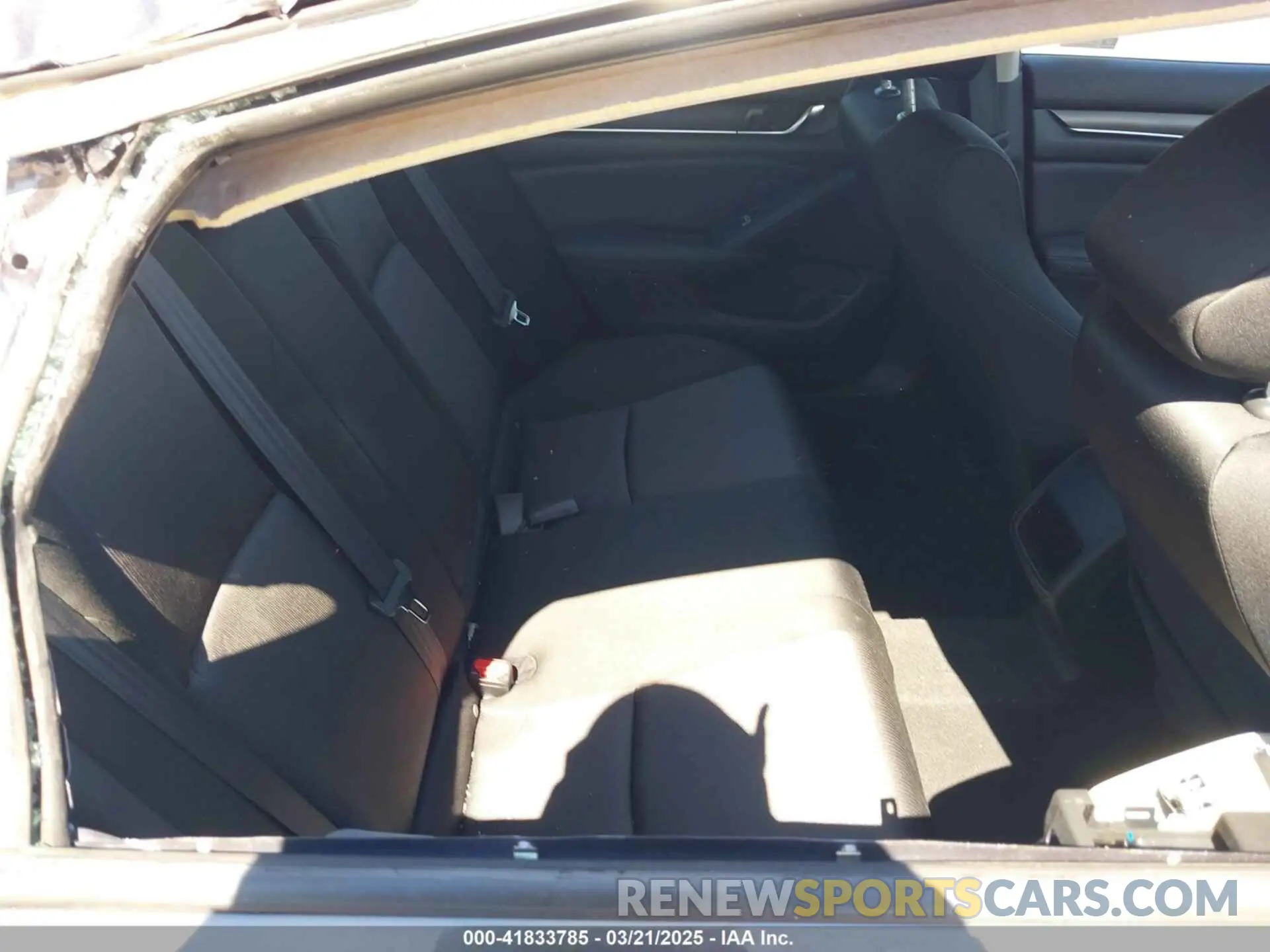 8 Photograph of a damaged car 1HGCV1F14KA065159 HONDA ACCORD 2019