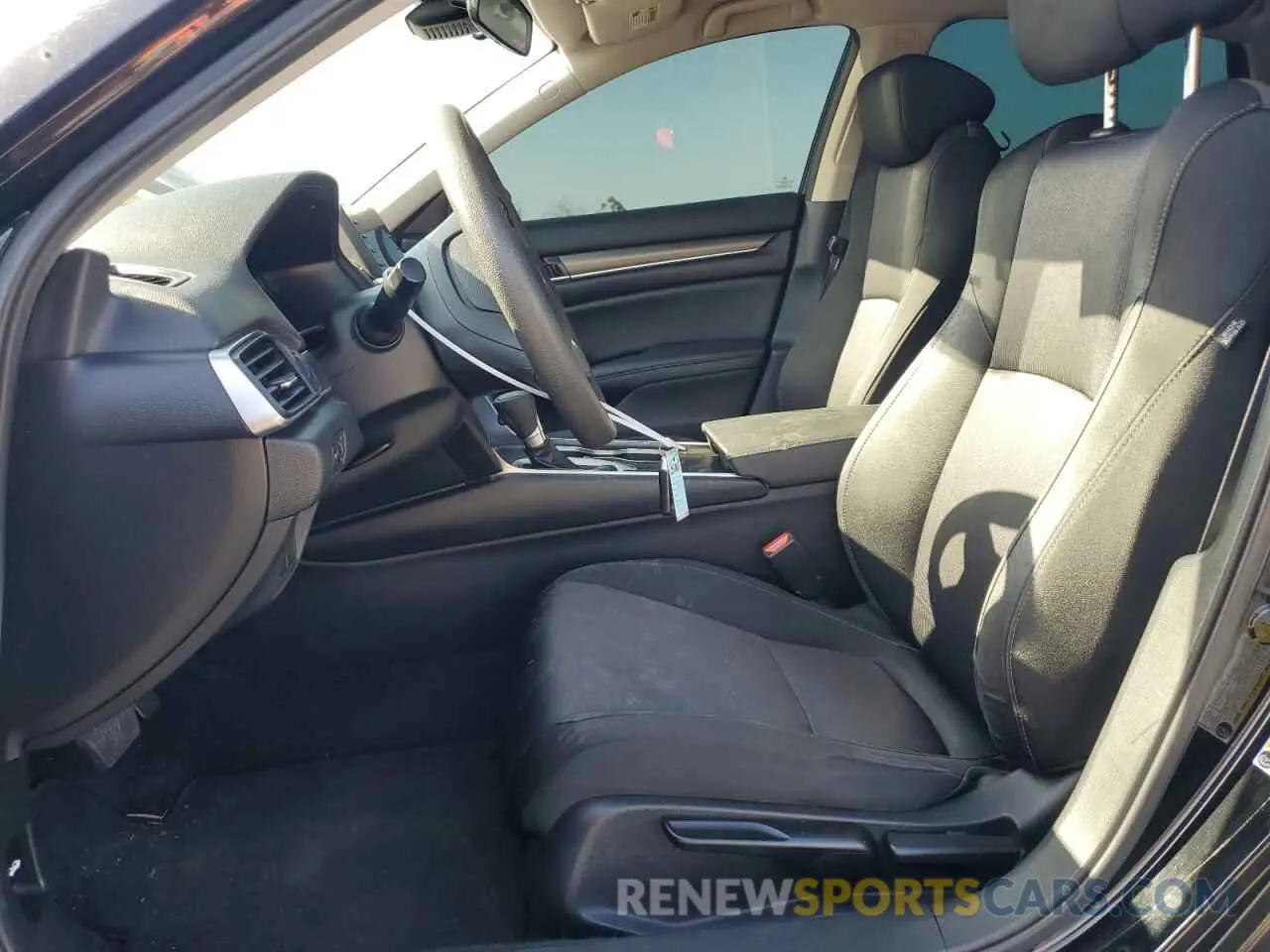 7 Photograph of a damaged car 1HGCV1F14KA076453 HONDA ACCORD 2019