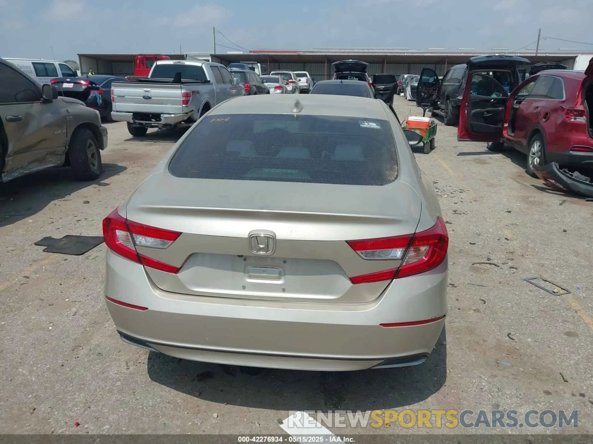 16 Photograph of a damaged car 1HGCV1F14KA082639 HONDA ACCORD 2019