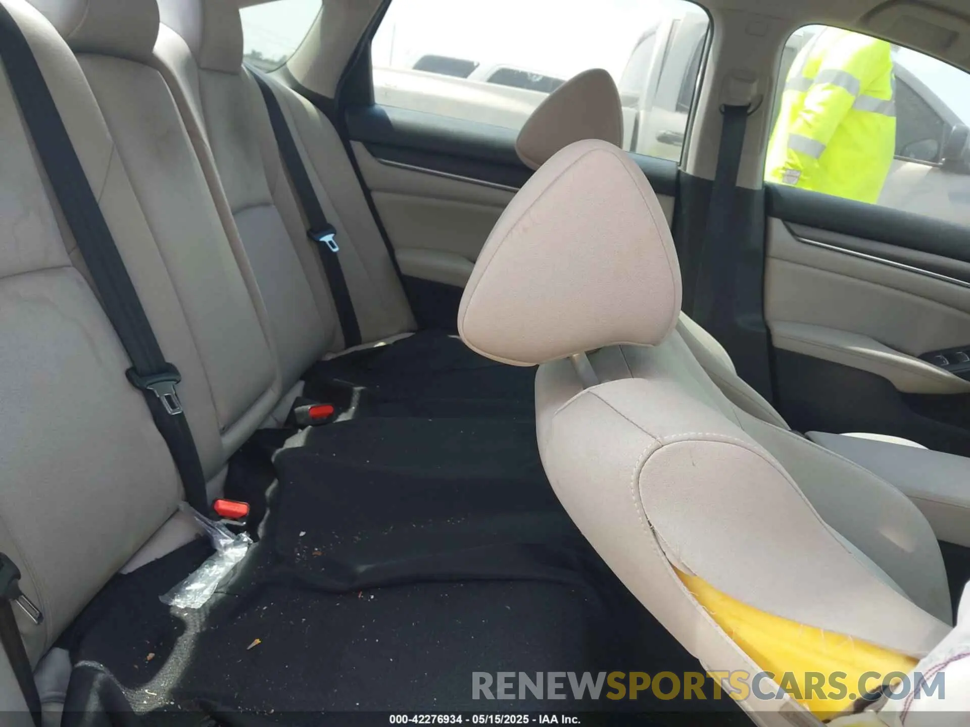 8 Photograph of a damaged car 1HGCV1F14KA082639 HONDA ACCORD 2019