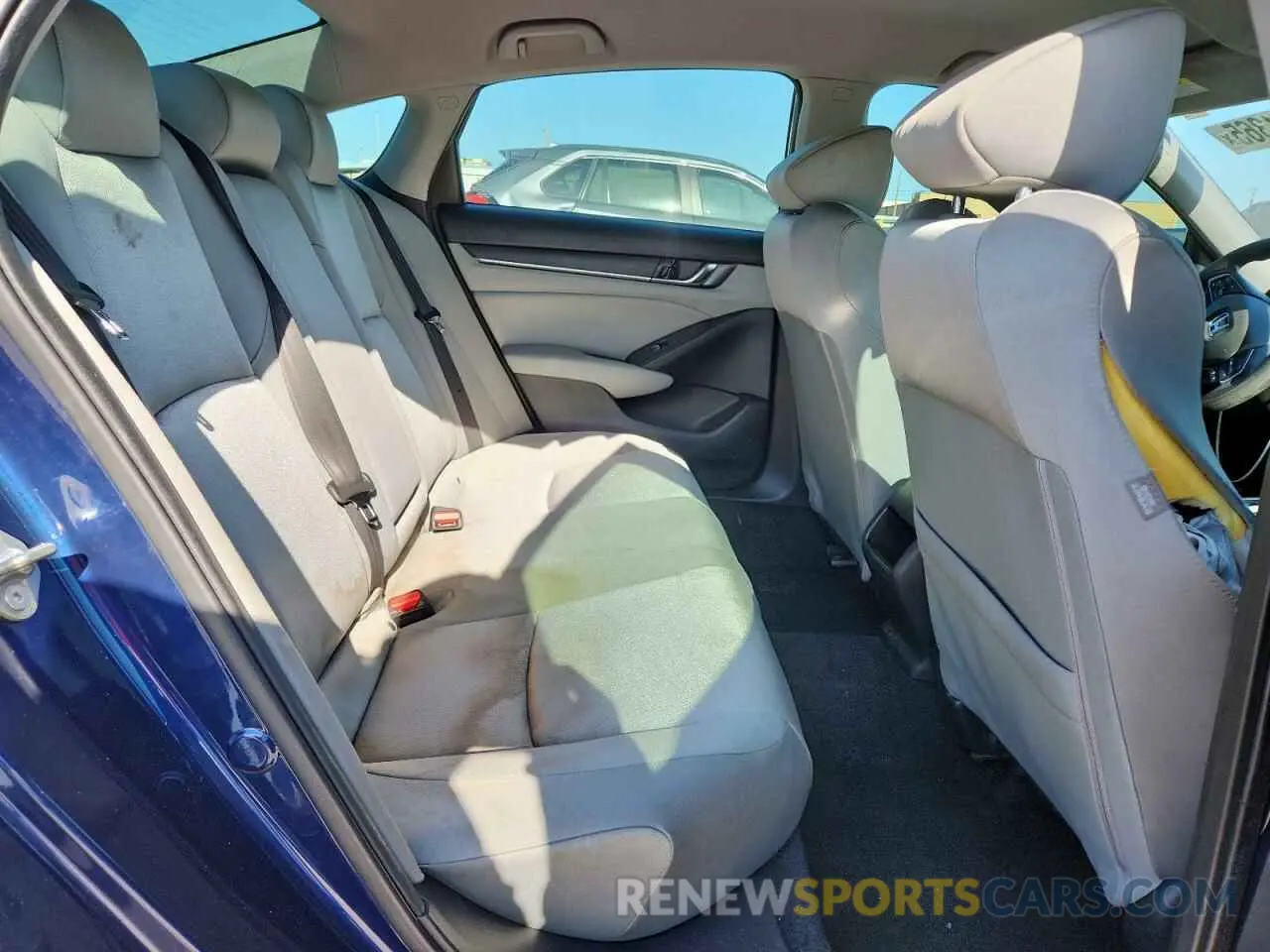 10 Photograph of a damaged car 1HGCV1F14KA113775 HONDA ACCORD 2019