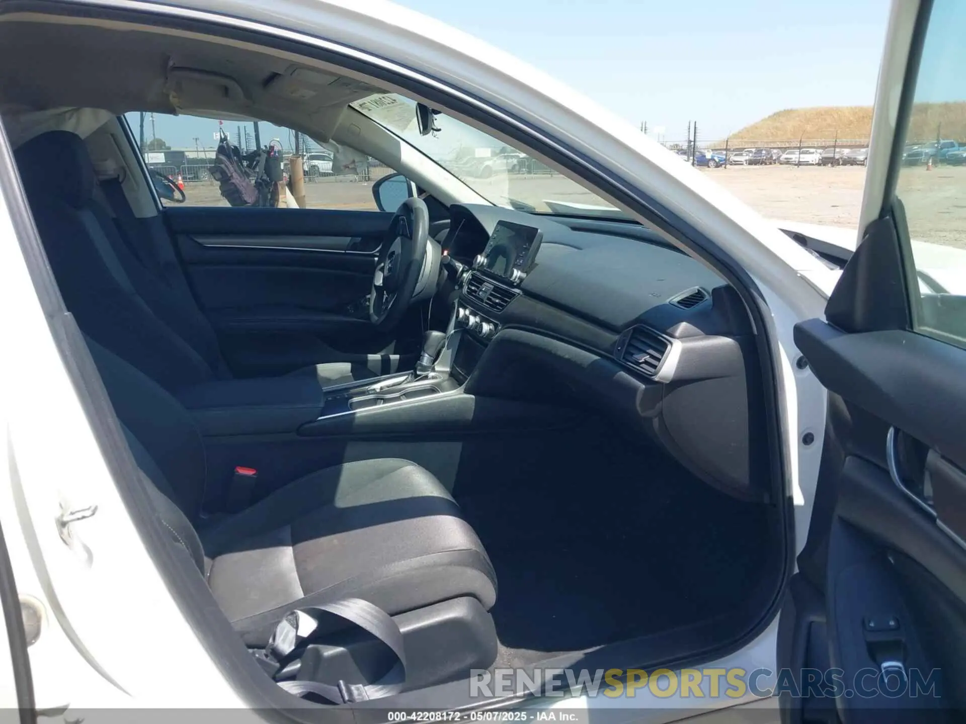 5 Photograph of a damaged car 1HGCV1F15KA010333 HONDA ACCORD 2019
